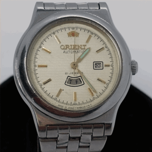 ساعة أورينت أوتوماتيكية نادرة من طراز Vintage، مرصعة بـ 21 جوهرة، رقم 559n59-50ca، مزودة بخاصية Day Date، اليابان