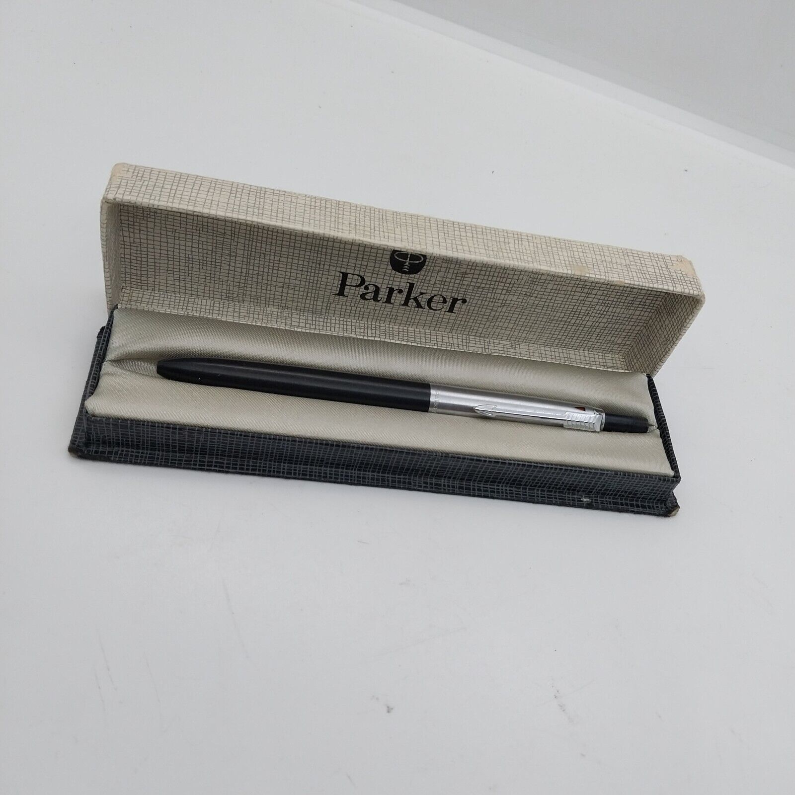 قلم حبر جاف "جوتر" عتيق ونادر من باركر، 4 ألوان، ألمانيا رقم 11412