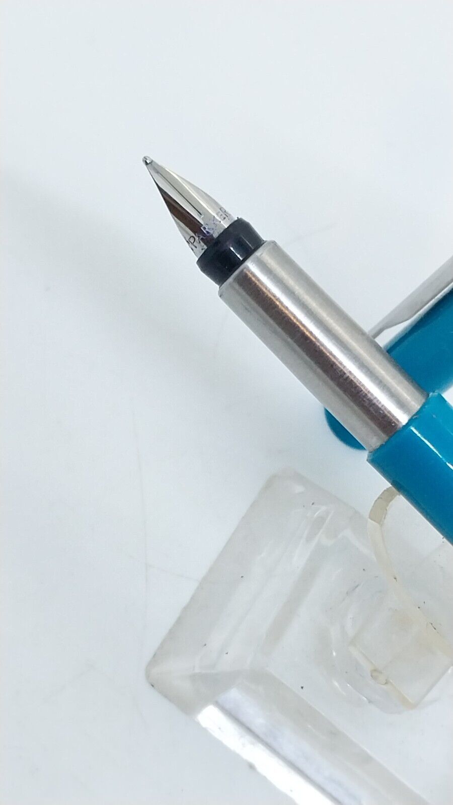 ⁦قلم باركر فيكتور فيكتور موديل ١٩٨٤، لون فيروزي، صنع في فرنسا رقم ١١٨٢٤⁩ - الصورة ⁦7⁩