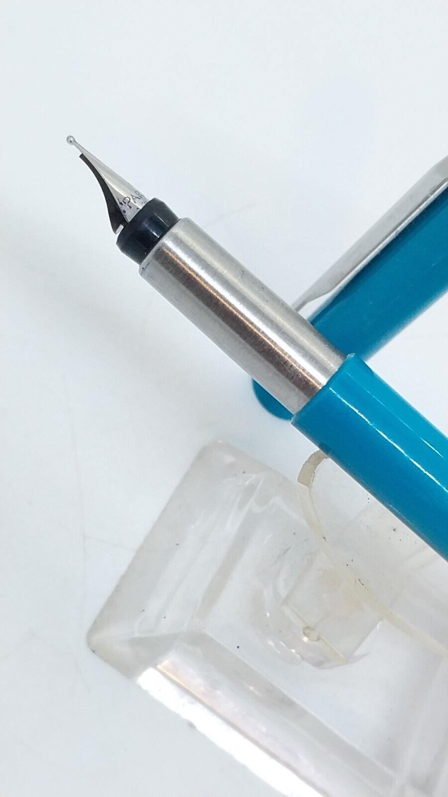 ⁦قلم باركر فيكتور فيكتور موديل ١٩٨٤، لون فيروزي، صنع في فرنسا رقم ١١٨٢٤⁩ - الصورة ⁦8⁩