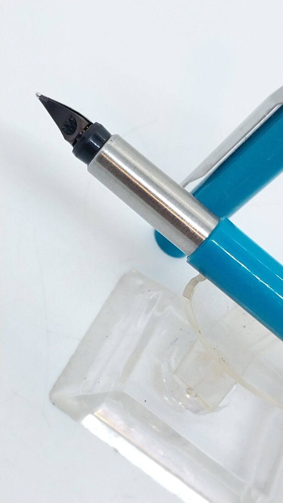 ⁦قلم باركر فيكتور فيكتور موديل ١٩٨٤، لون فيروزي، صنع في فرنسا رقم ١١٨٢٤⁩ - الصورة ⁦9⁩