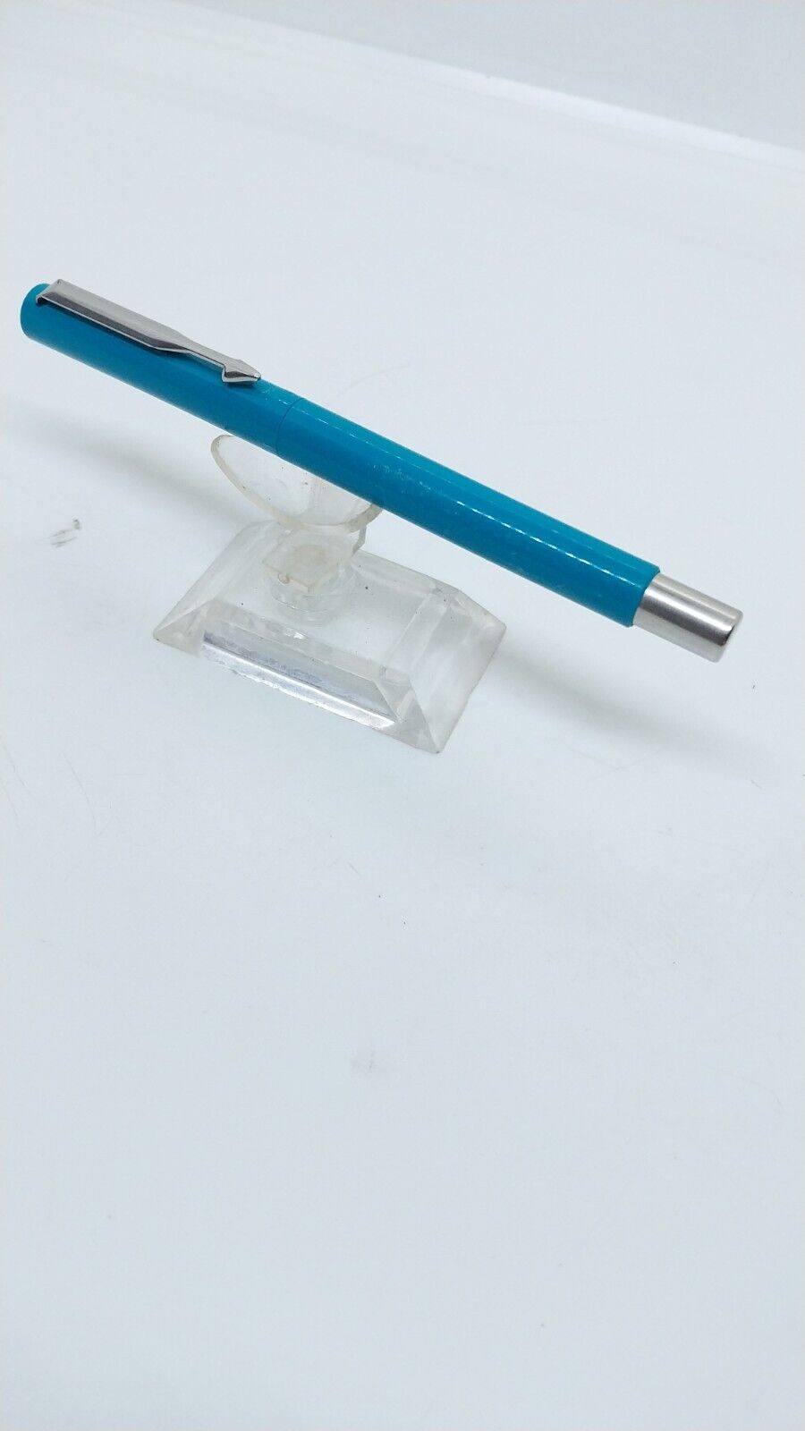 قلم باركر فيكتور فيكتور موديل ١٩٨٤، لون فيروزي، صنع في فرنسا رقم ١١٨٢٤