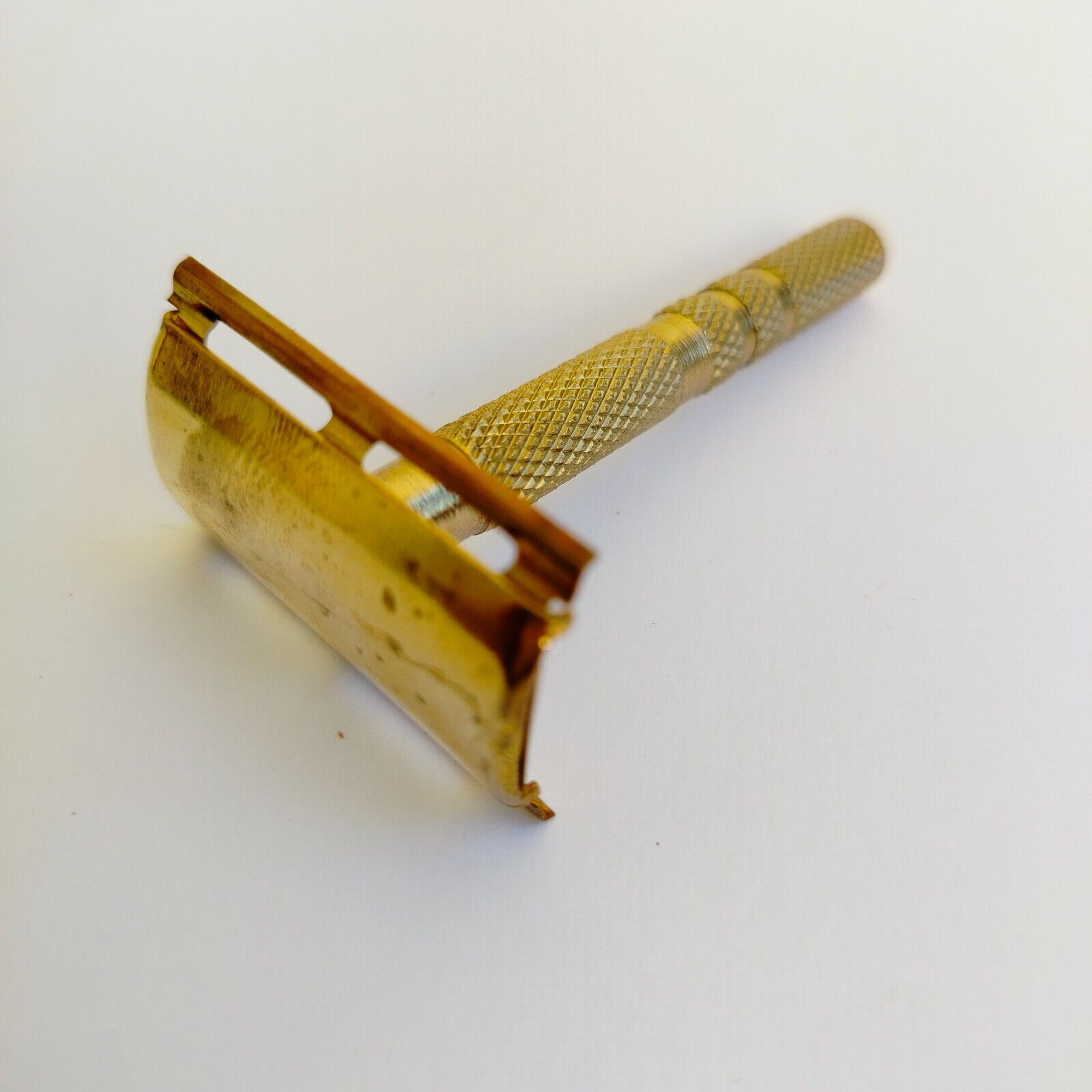 ⁦ماكينة حلاقة آمنة ذات حدين عتيقة، للاستخدام الخارجي، للتخييم، لون نحاسي، عمود قابل للإزالة⁩ - الصورة ⁦10⁩