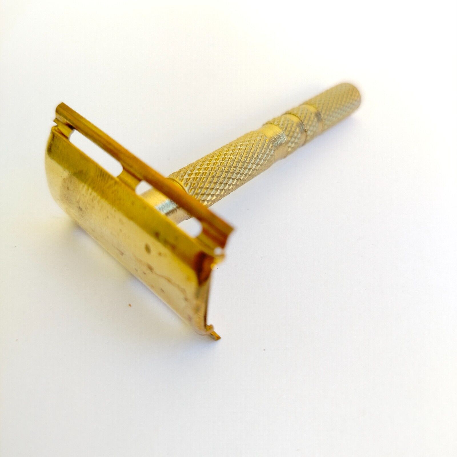 ⁦ماكينة حلاقة آمنة ذات حدين عتيقة، للاستخدام الخارجي، للتخييم، لون نحاسي، عمود قابل للإزالة⁩ - الصورة ⁦2⁩