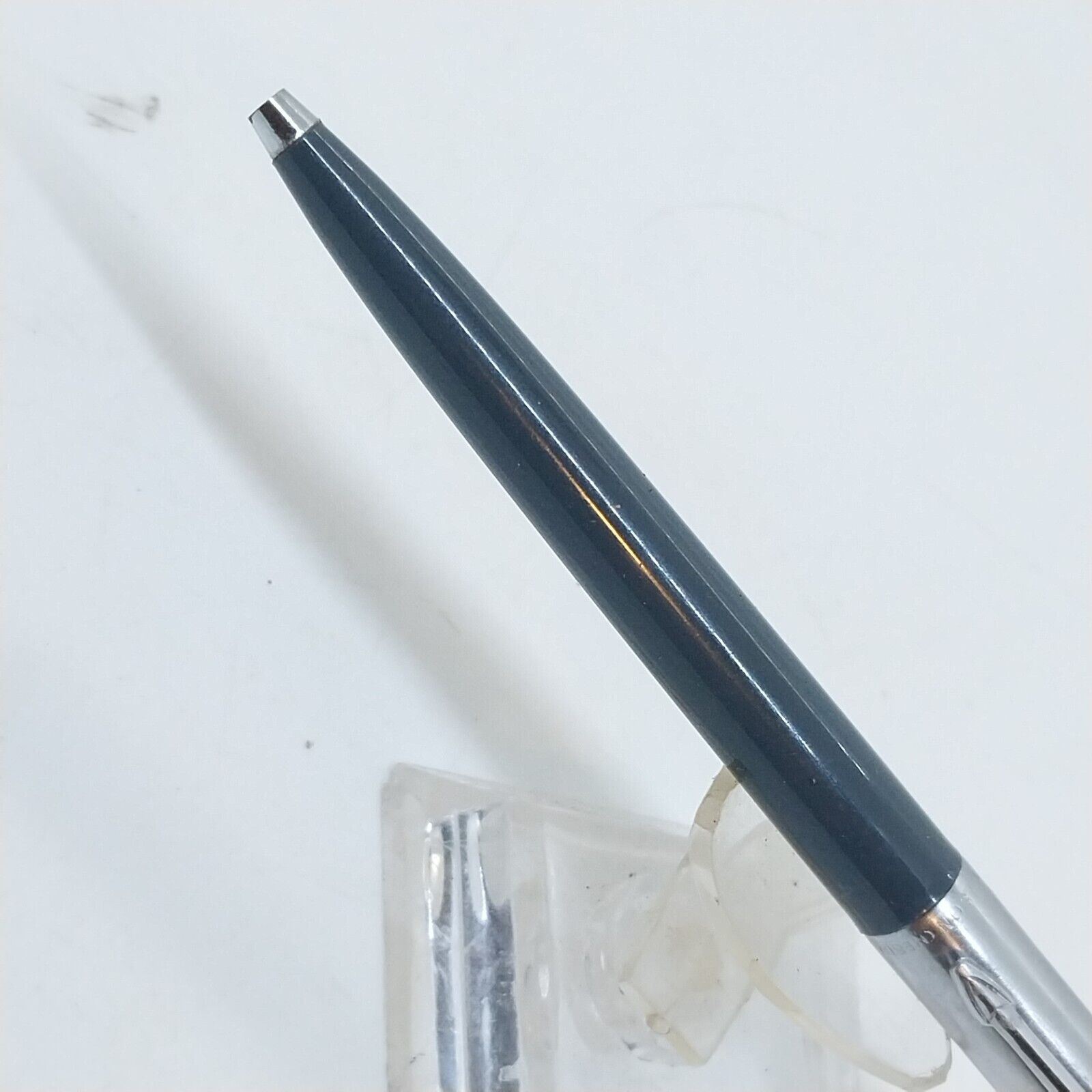 ⁦قلم حبر جاف ويلسون (طراز جوتر) باللون الرمادي العتيق، الولايات المتحدة الأمريكية، خيط نحاسي داخلي 11831⁩ - الصورة ⁦4⁩