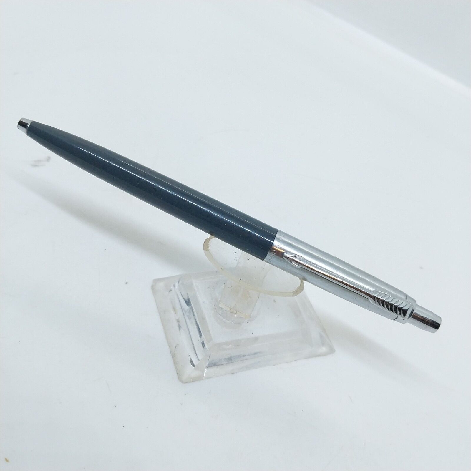 قلم حبر جاف ويلسون (طراز جوتر) باللون الرمادي العتيق، الولايات المتحدة الأمريكية، خيط نحاسي داخلي 11831