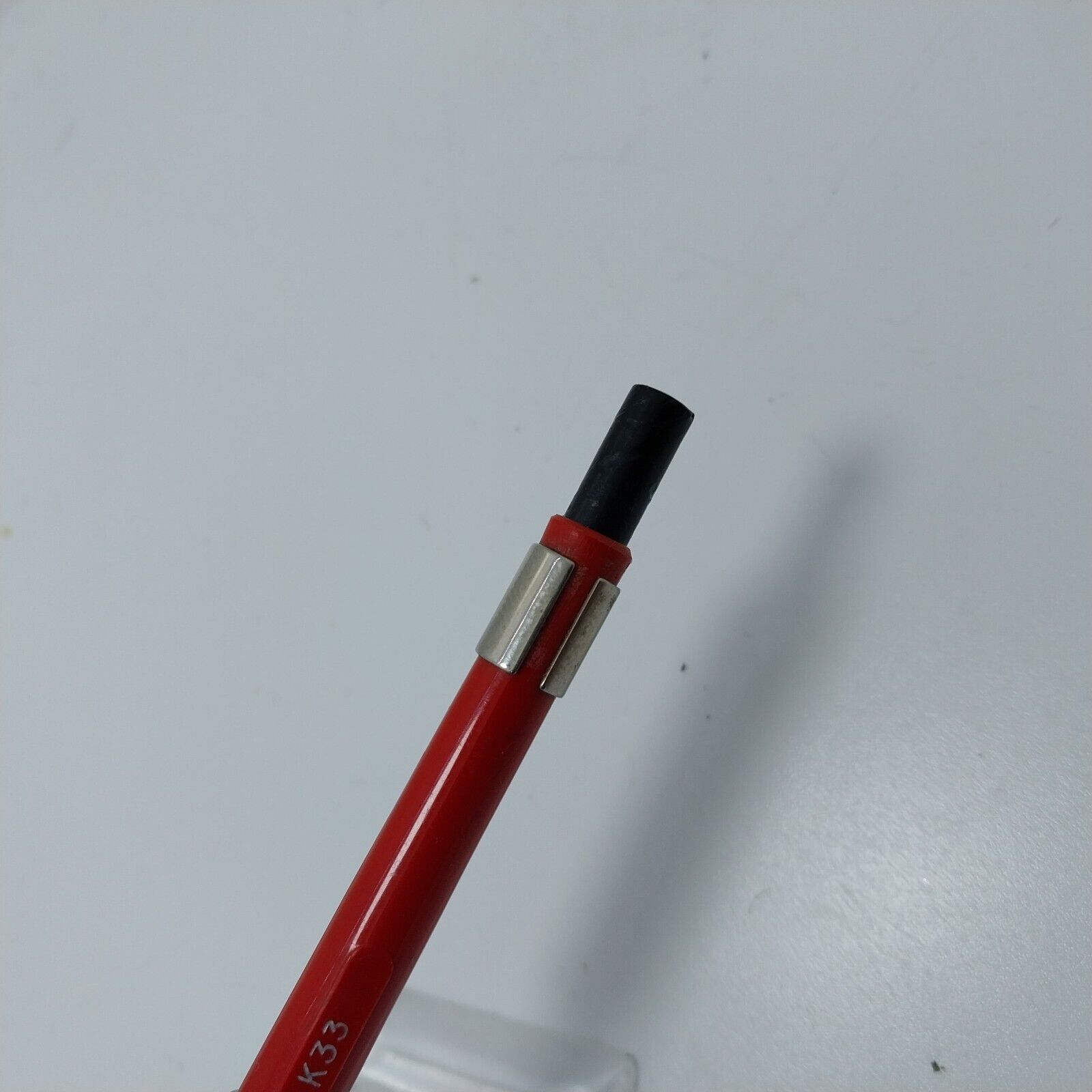 ⁦قلم رصاص Koh.I.Noor K33 DRAFTING عتيق مقاس 2 مم باللون الأحمر #11130⁩ - الصورة ⁦4⁩