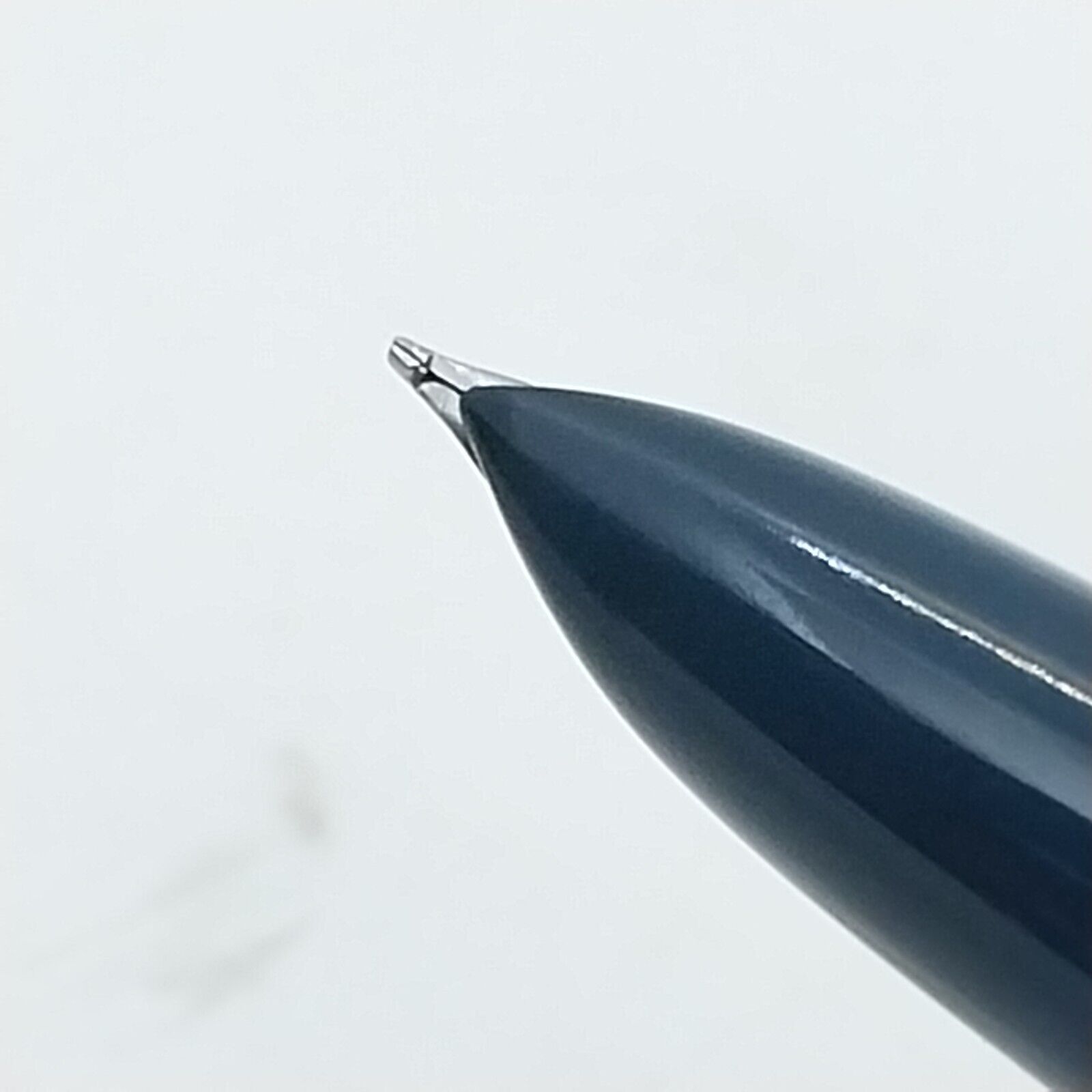 ⁦قلم حبر جاف باركر 21 من فينتاج مينت، رأس F، لون أزرق داكن، رقم الولايات المتحدة الأمريكية 11528⁩ - الصورة ⁦3⁩