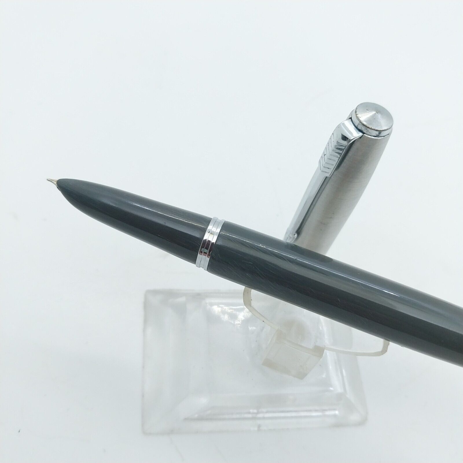 ⁦قلم حبر جاف باركر 21 من فينتاج مينت، رأس F، لون رمادي، رقم الولايات المتحدة الأمريكية 11529⁩ - الصورة ⁦2⁩