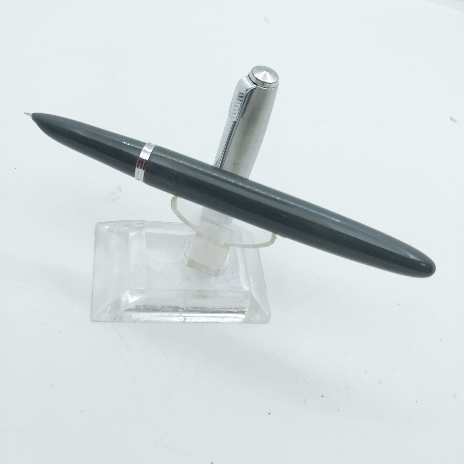 قلم حبر جاف باركر 21 من فينتاج مينت، رأس F، لون رمادي، رقم الولايات المتحدة الأمريكية 11529