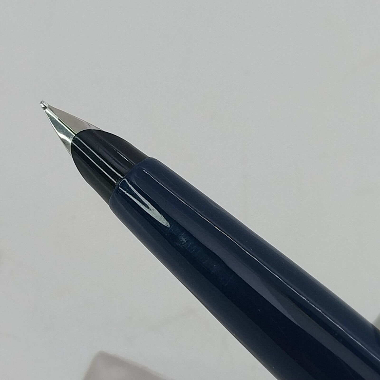 ⁦قلم حبر جاف باركر 45 من فينتاج مينت، الولايات المتحدة الأمريكية، رأس متوسط، لون أزرق داكن، رقم 11493⁩ - الصورة ⁦3⁩