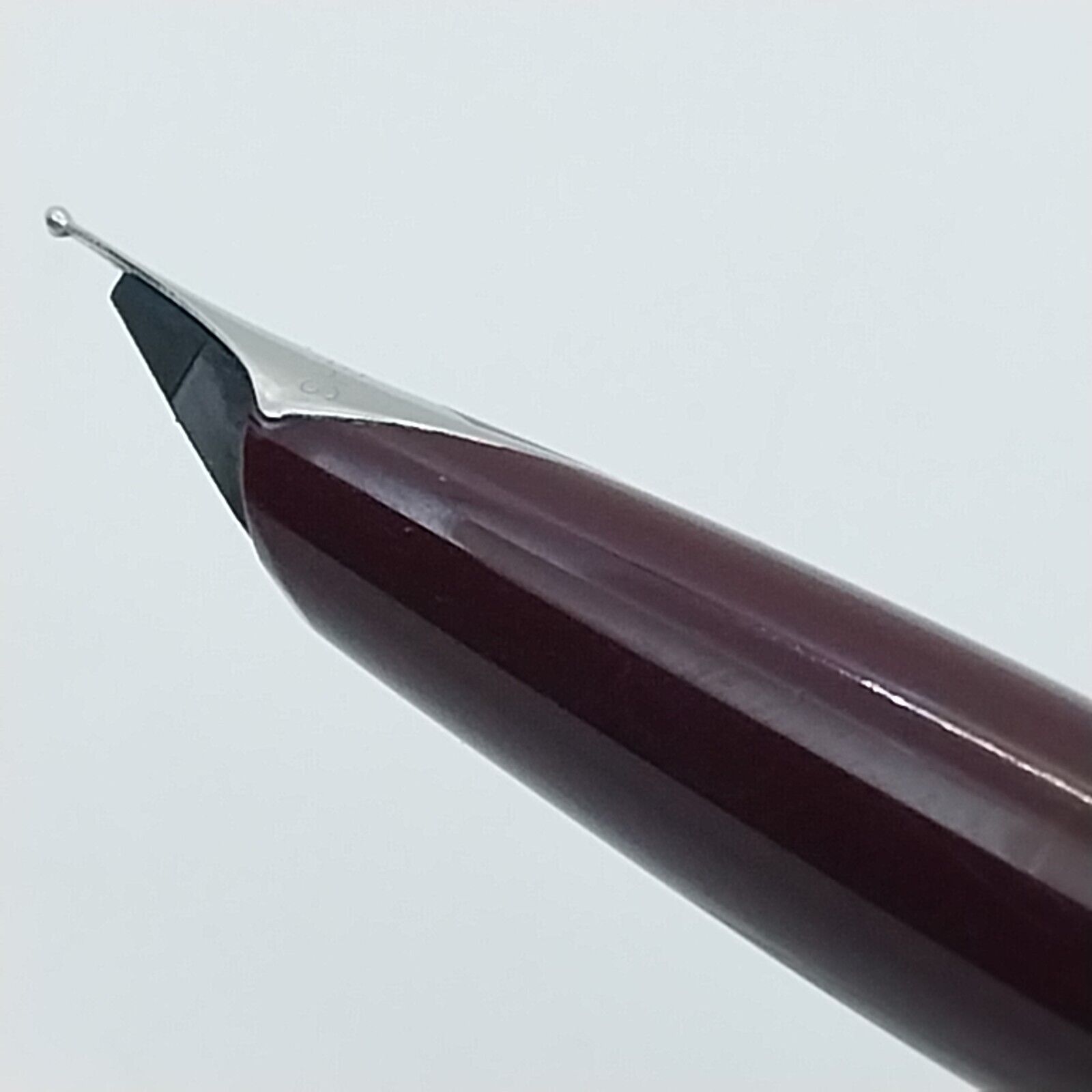 ⁦قلم حبر جاف عتيق من ماركة شيفر إمبريال بلون بورجوندي، رأس F، الولايات المتحدة الأمريكية رقم 11544⁩ - الصورة ⁦4⁩