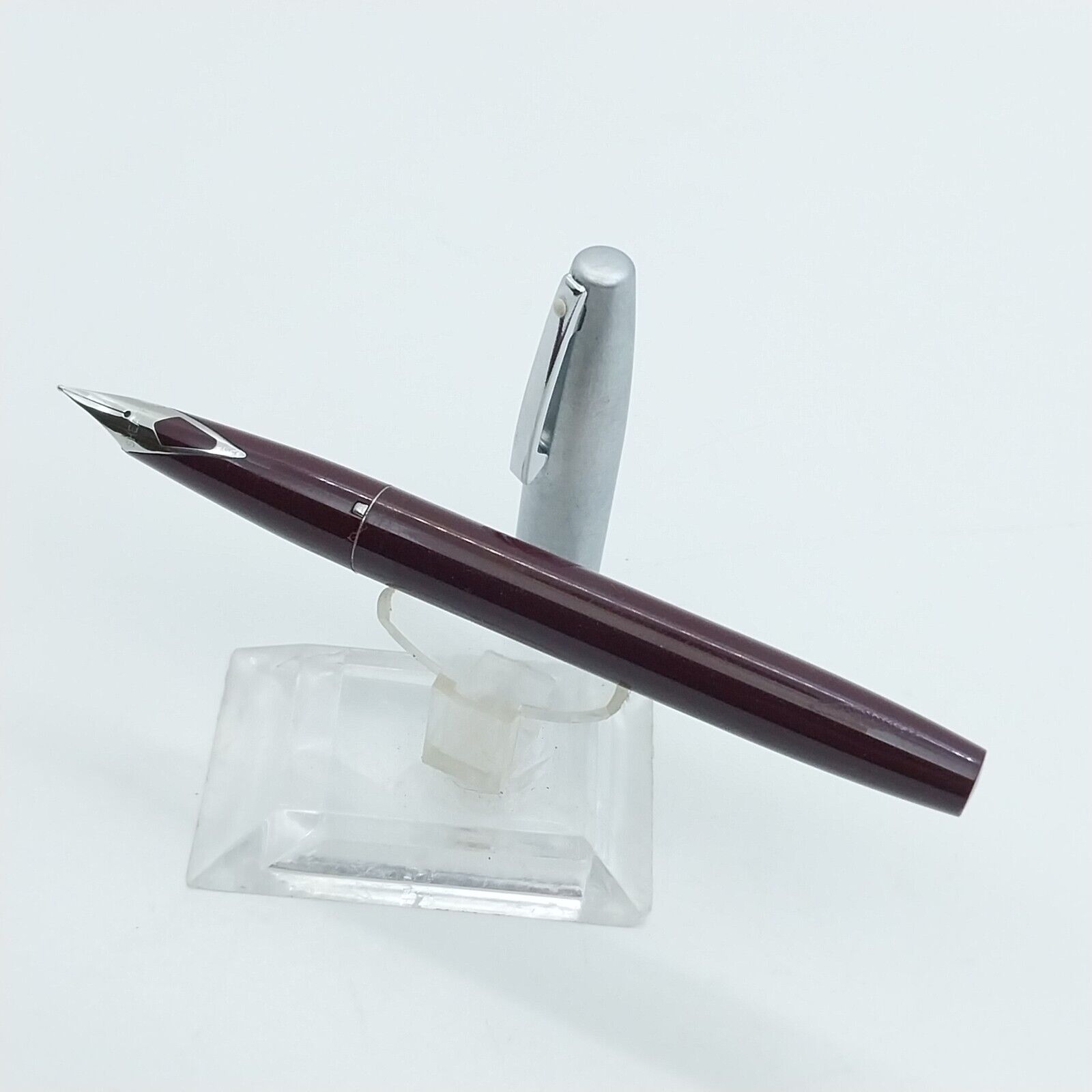 قلم حبر جاف عتيق من ماركة شيفر إمبريال بلون بورجوندي، رأس F، الولايات المتحدة الأمريكية رقم 11544