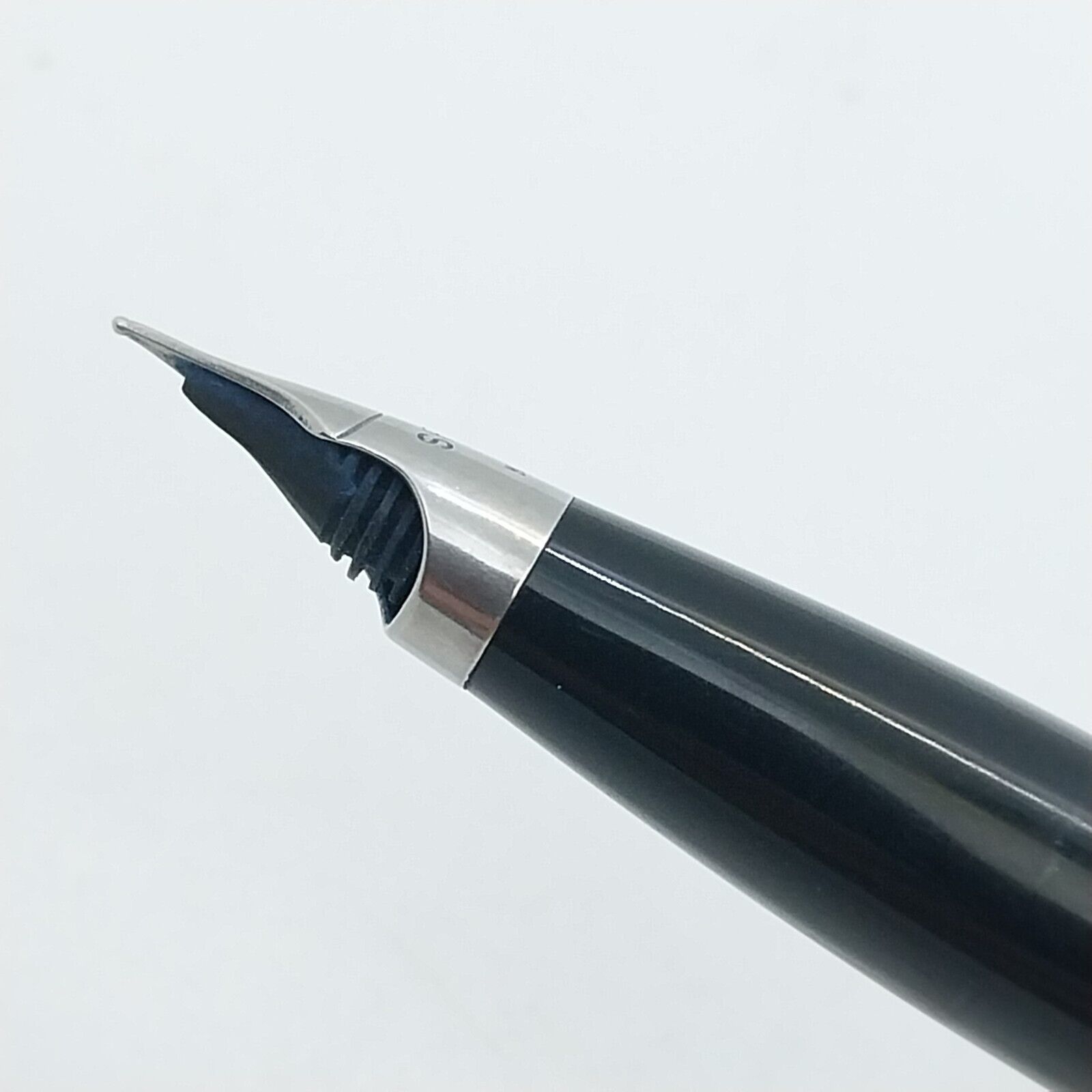 ⁦قلم حبر جاف إمبريال تاتش داون من شركة شيفر مينت فينتاج، لون أسود، الولايات المتحدة الأمريكية رقم 11525⁩ - الصورة ⁦5⁩