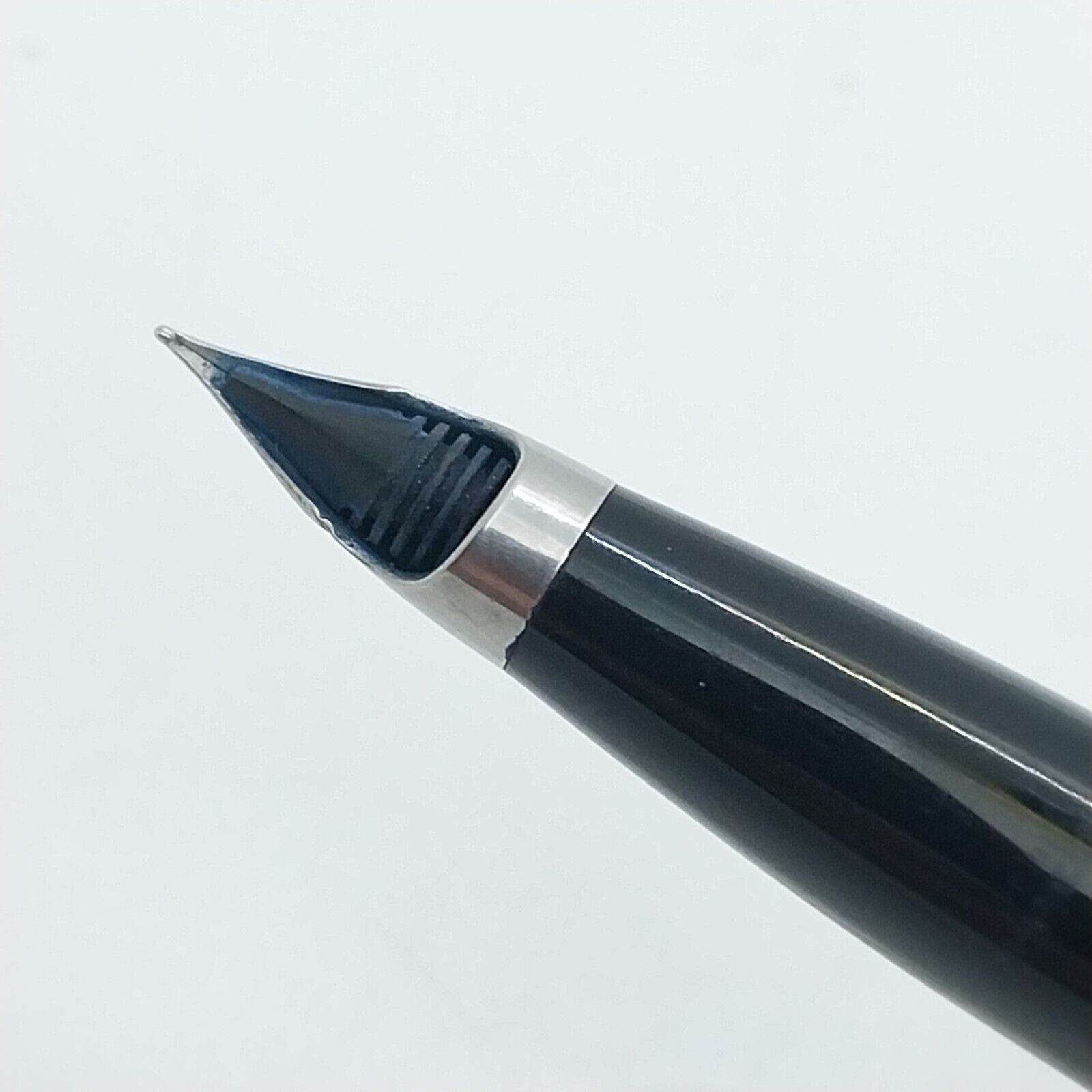 ⁦قلم حبر جاف إمبريال تاتش داون من شركة شيفر مينت فينتاج، لون أسود، الولايات المتحدة الأمريكية رقم 11525⁩ - الصورة ⁦6⁩