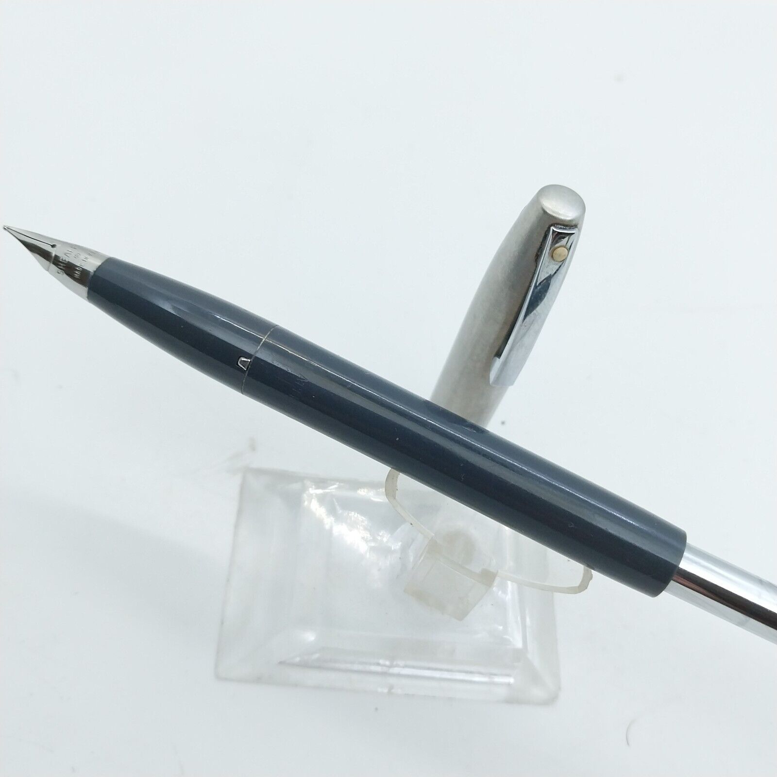 ⁦قلم حبر جاف إمبريال تاتش داون من شيفر مينت فينتاج، لون رمادي، الولايات المتحدة الأمريكية رقم 11520⁩ - الصورة ⁦2⁩