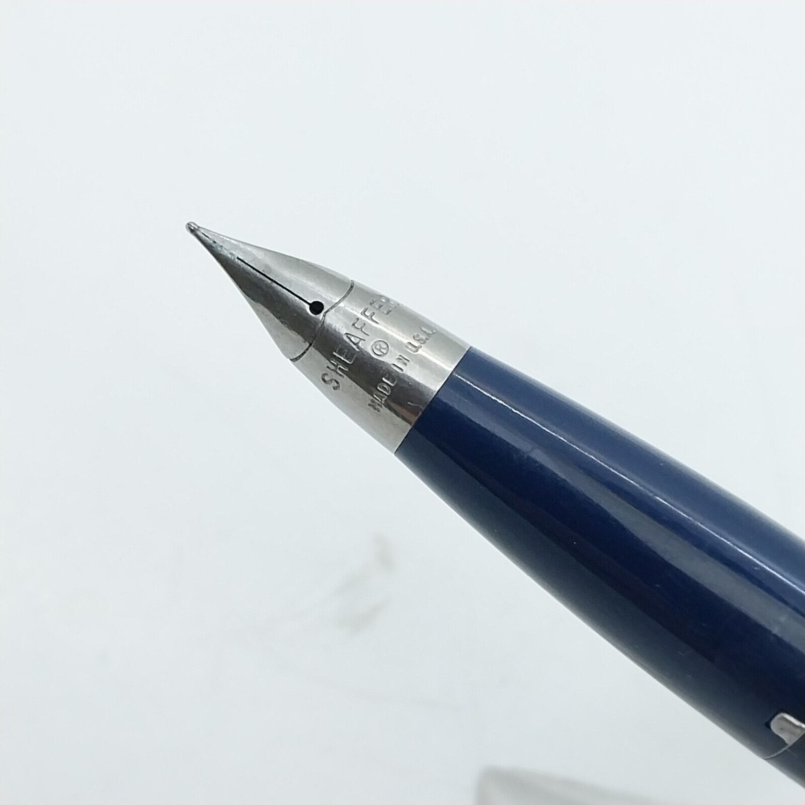 ⁦قلم حبر جاف إمبريال تاتش داون من شيفر مينت فينتاج، لون أزرق داكن، الولايات المتحدة الأمريكية رقم 11517⁩ - الصورة ⁦4⁩