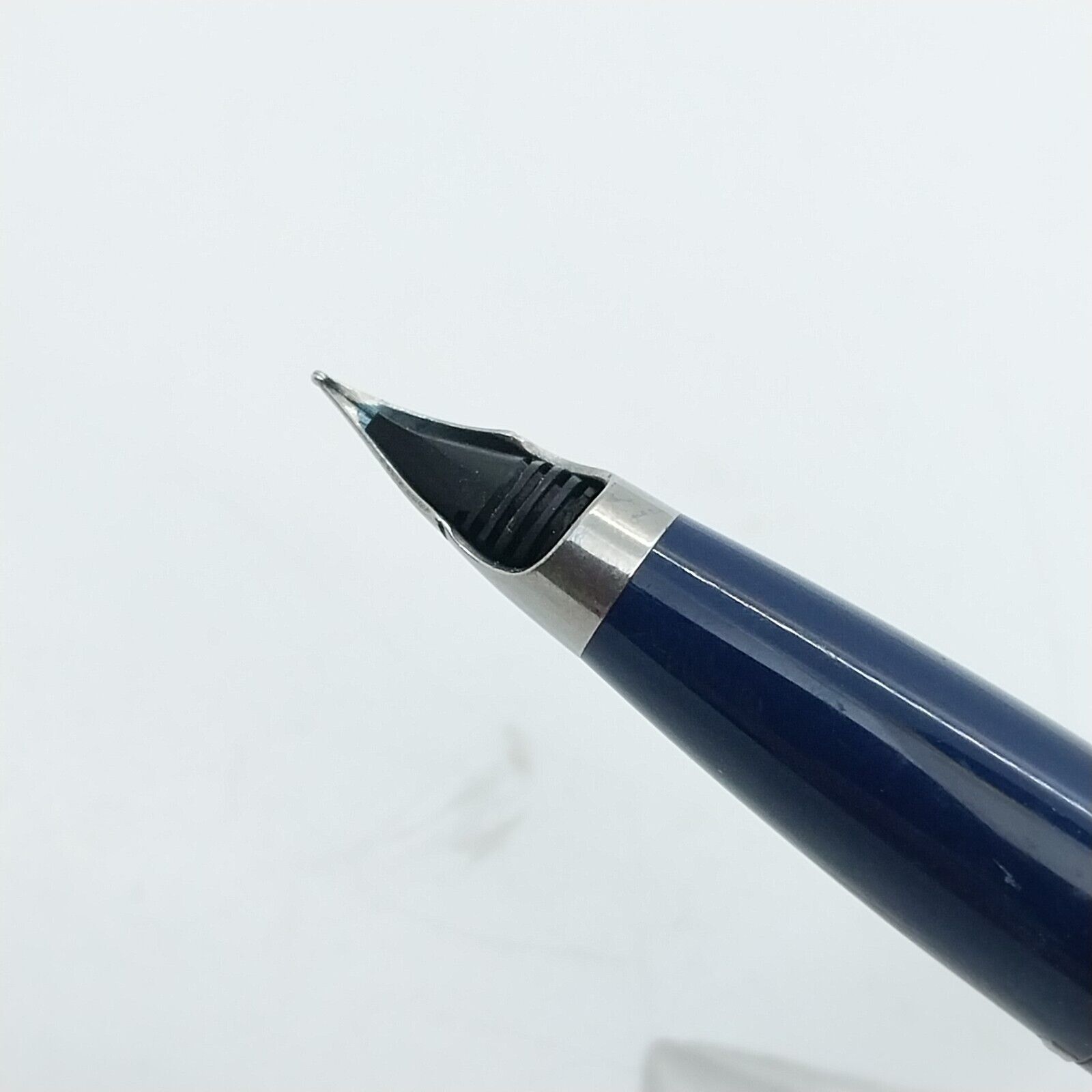 ⁦قلم حبر جاف إمبريال تاتش داون من شيفر مينت فينتاج، لون أزرق داكن، الولايات المتحدة الأمريكية رقم 11517⁩ - الصورة ⁦6⁩