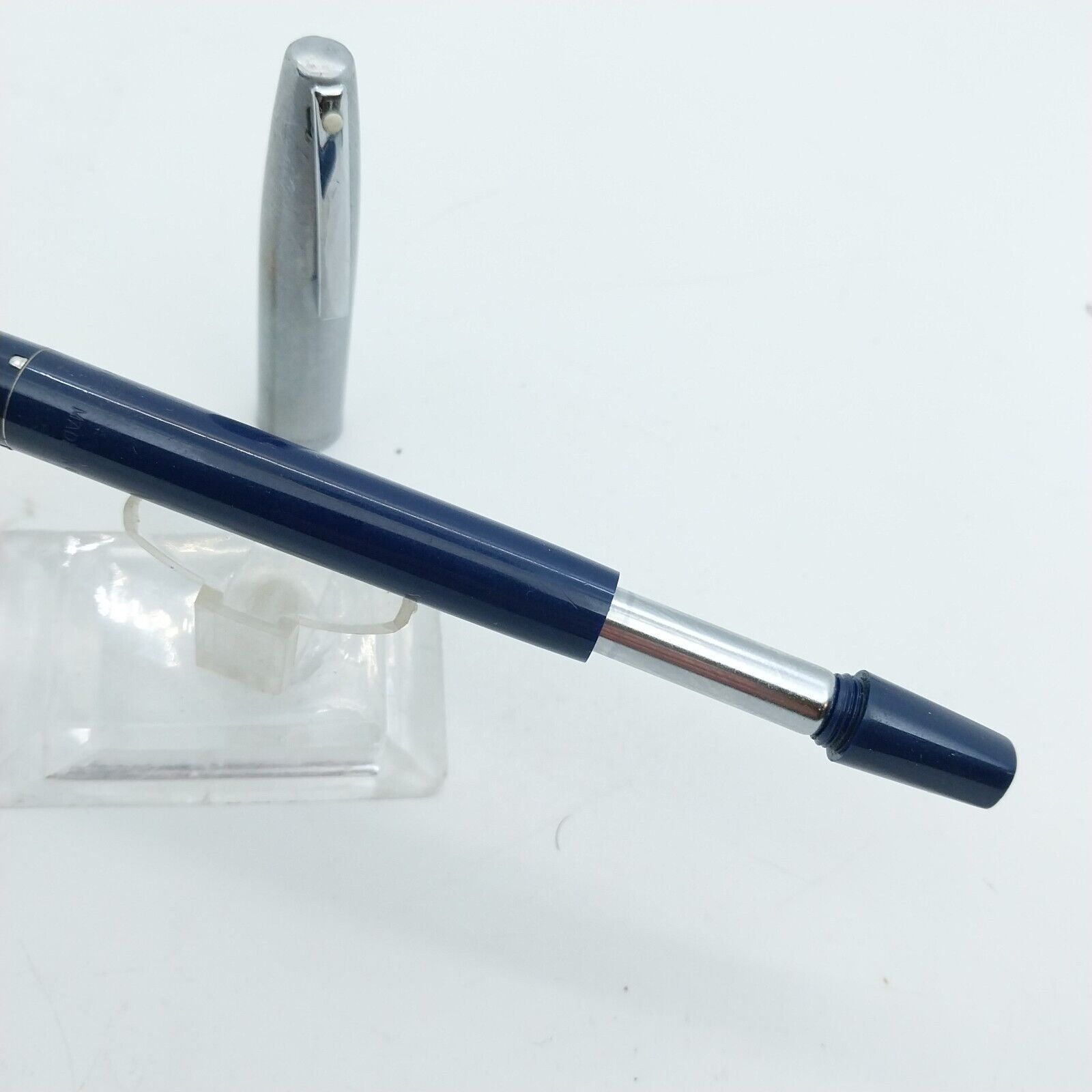 ⁦قلم حبر جاف إمبريال تاتش داون من شيفر مينت فينتاج، لون أزرق داكن، الولايات المتحدة الأمريكية رقم 11519⁩ - الصورة ⁦3⁩