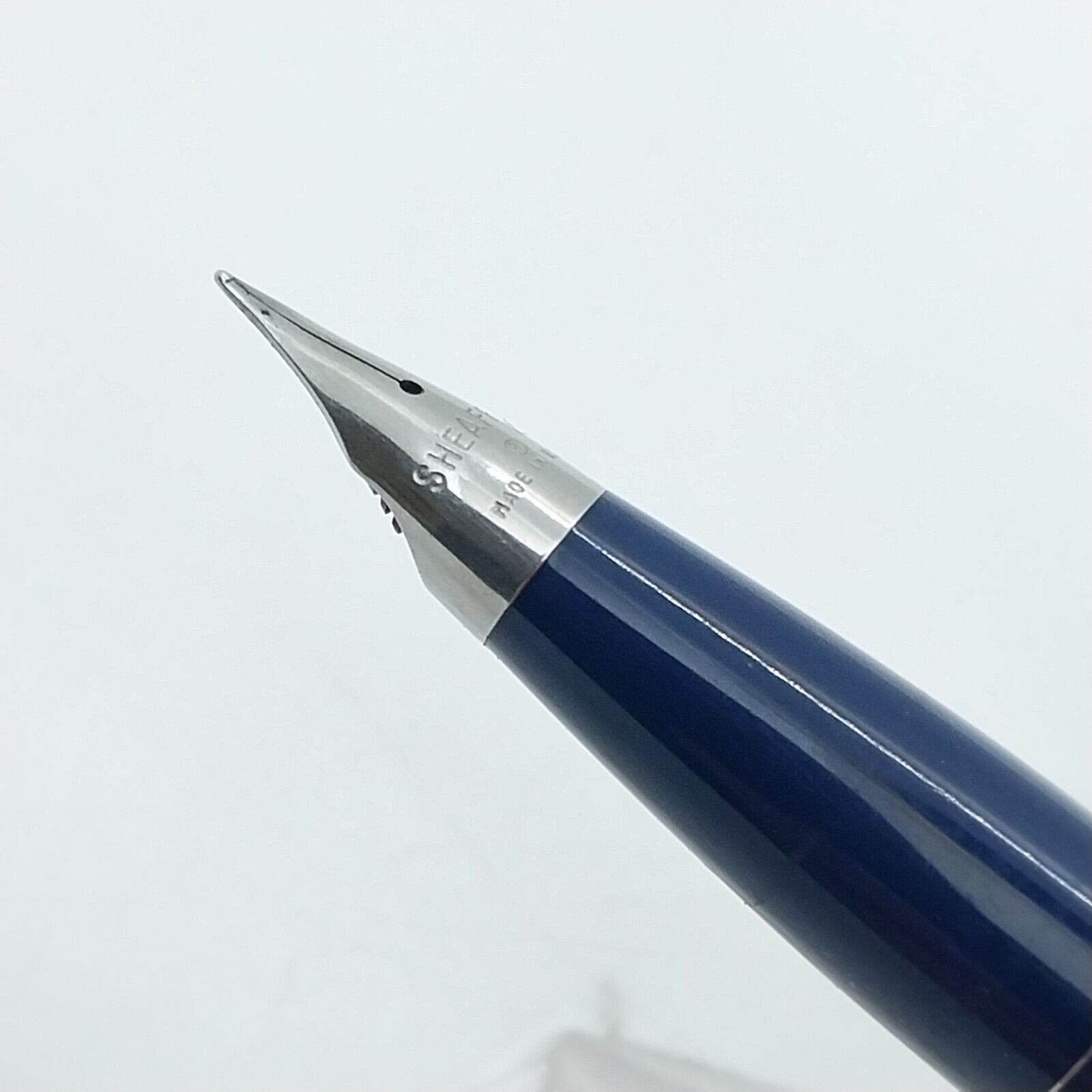 ⁦قلم حبر جاف إمبريال تاتش داون من شيفر مينت فينتاج، لون أزرق داكن، الولايات المتحدة الأمريكية رقم 11519⁩ - الصورة ⁦5⁩