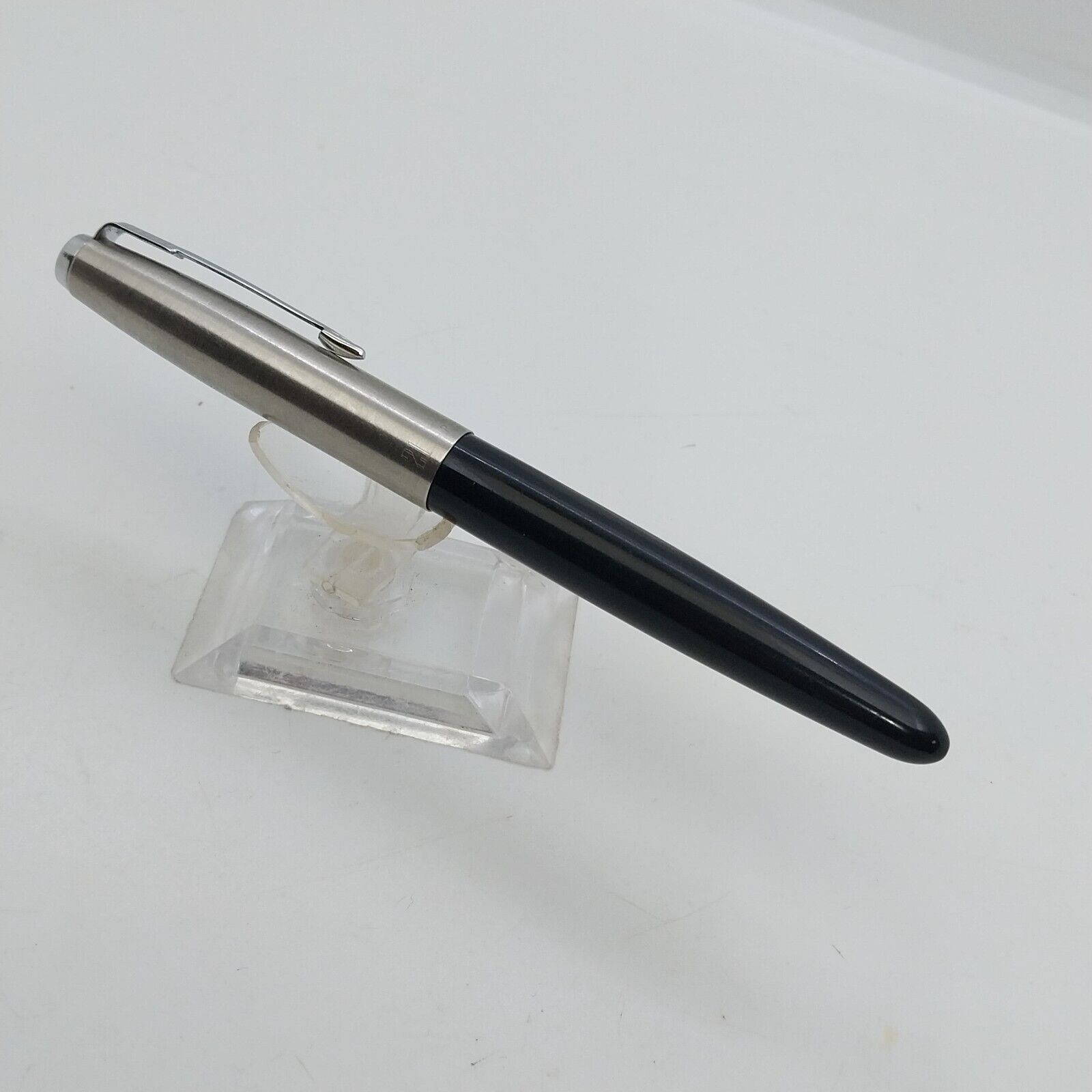 ⁦قلم باركر 21 كلاسيكي باللون الأسود، صنع في الولايات المتحدة الأمريكية، رقم 11561⁩ - الصورة ⁦2⁩