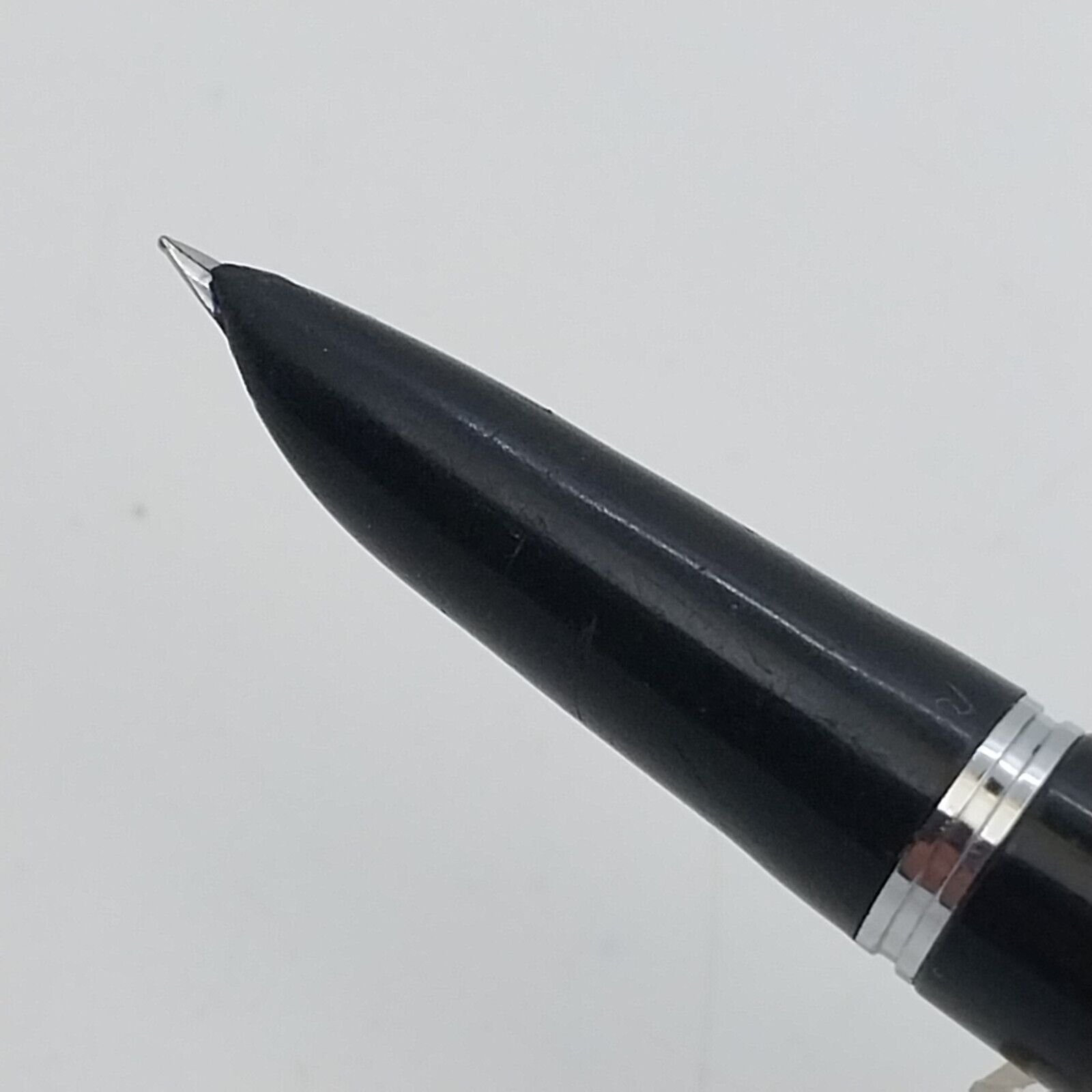 ⁦قلم باركر 21 كلاسيكي باللون الأسود، صنع في الولايات المتحدة الأمريكية، رقم 11561⁩ - الصورة ⁦3⁩