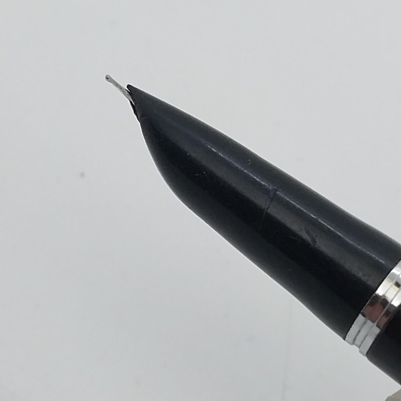 ⁦قلم باركر 21 كلاسيكي باللون الأسود، صنع في الولايات المتحدة الأمريكية، رقم 11561⁩ - الصورة ⁦4⁩