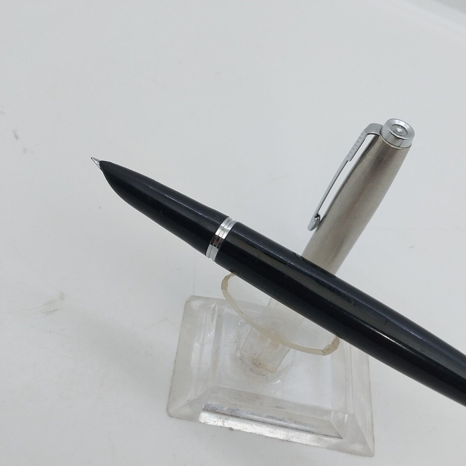 قلم باركر 21 كلاسيكي باللون الأسود، صنع في الولايات المتحدة الأمريكية، رقم 11561