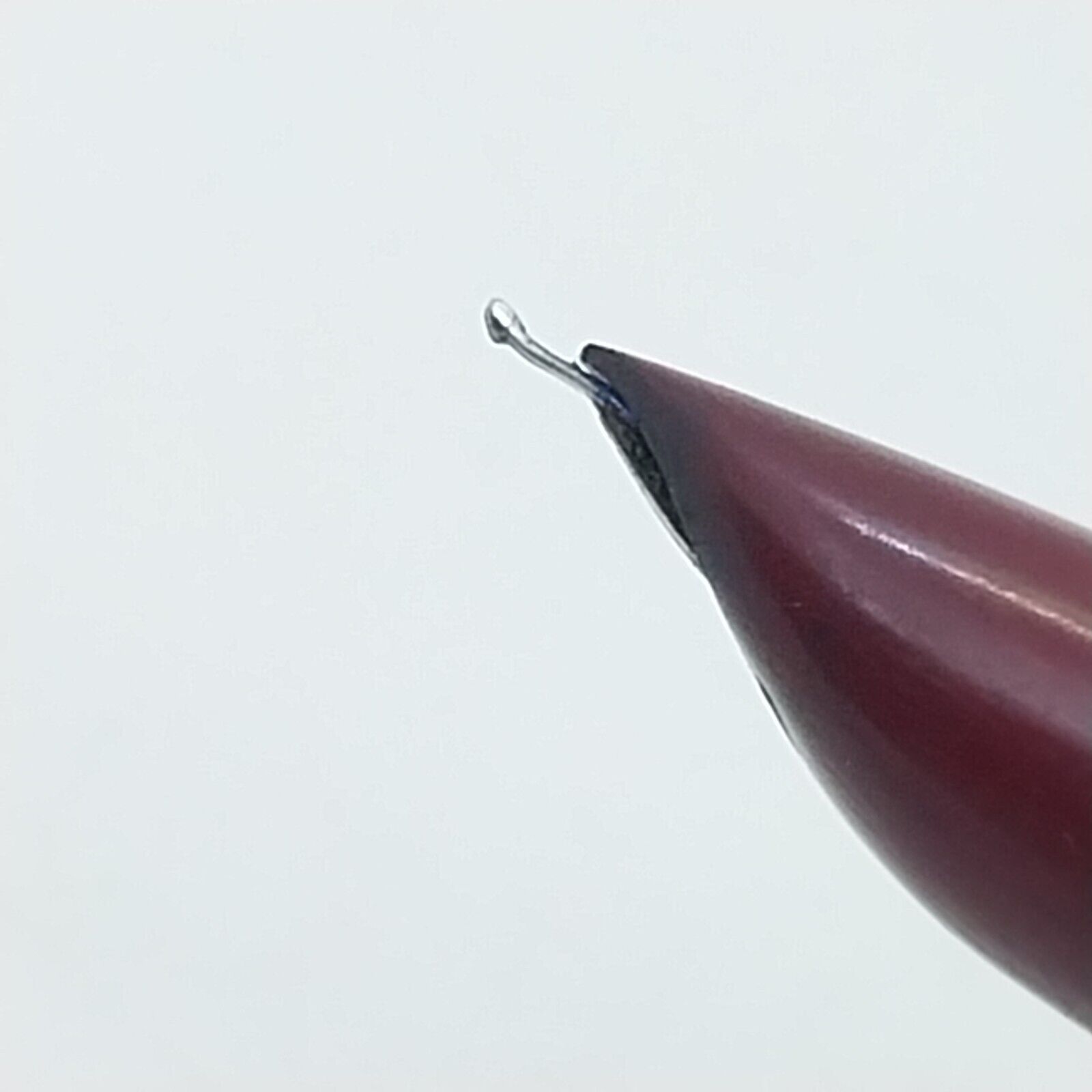 ⁦قلم حبر باركر 21 عتيق، رأس F، لون عنابي/ماروني، رقم الولايات المتحدة الأمريكية 11526⁩ - الصورة ⁦3⁩