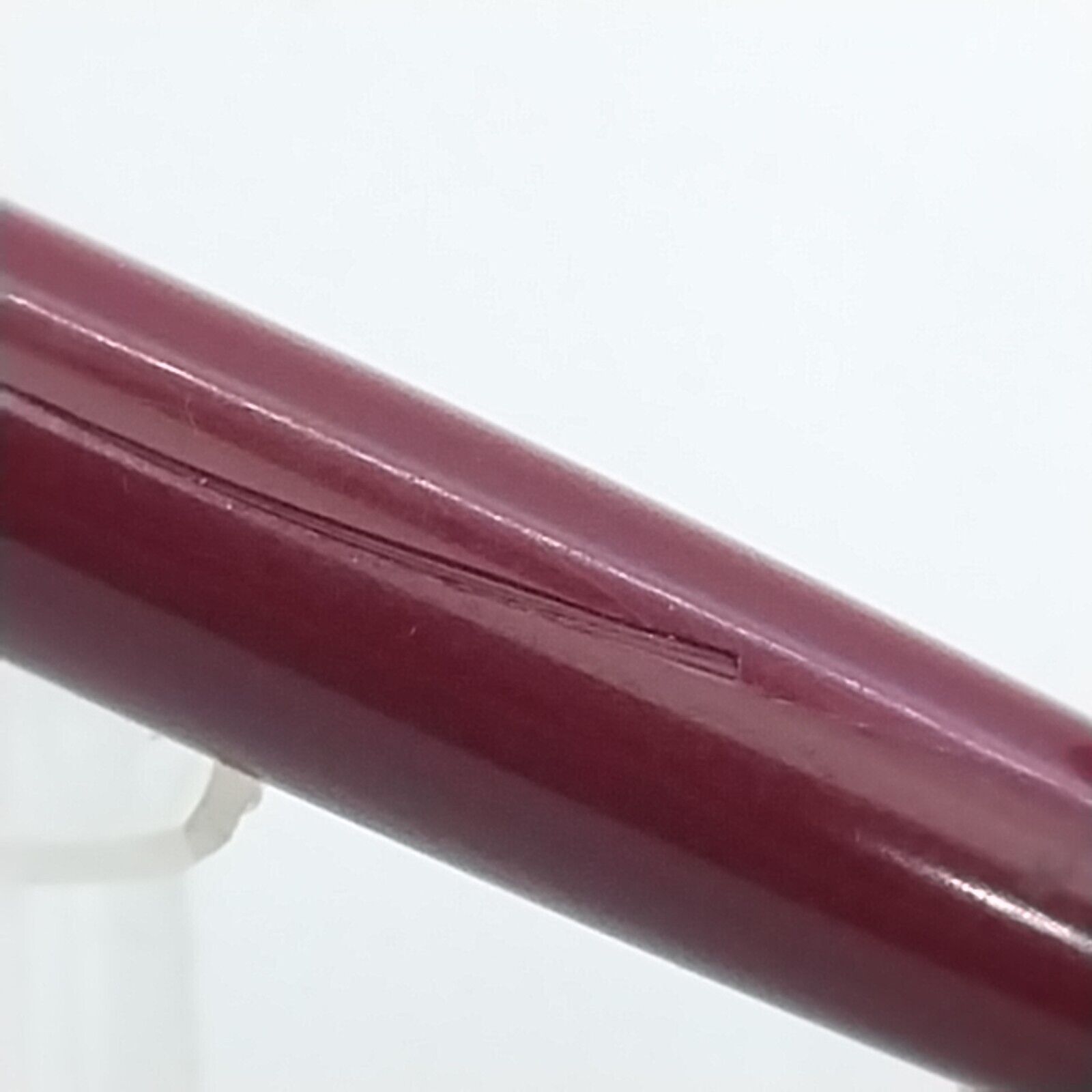 ⁦قلم حبر باركر 21 عتيق، رأس F، لون عنابي/ماروني، رقم الولايات المتحدة الأمريكية 11526⁩ - الصورة ⁦7⁩