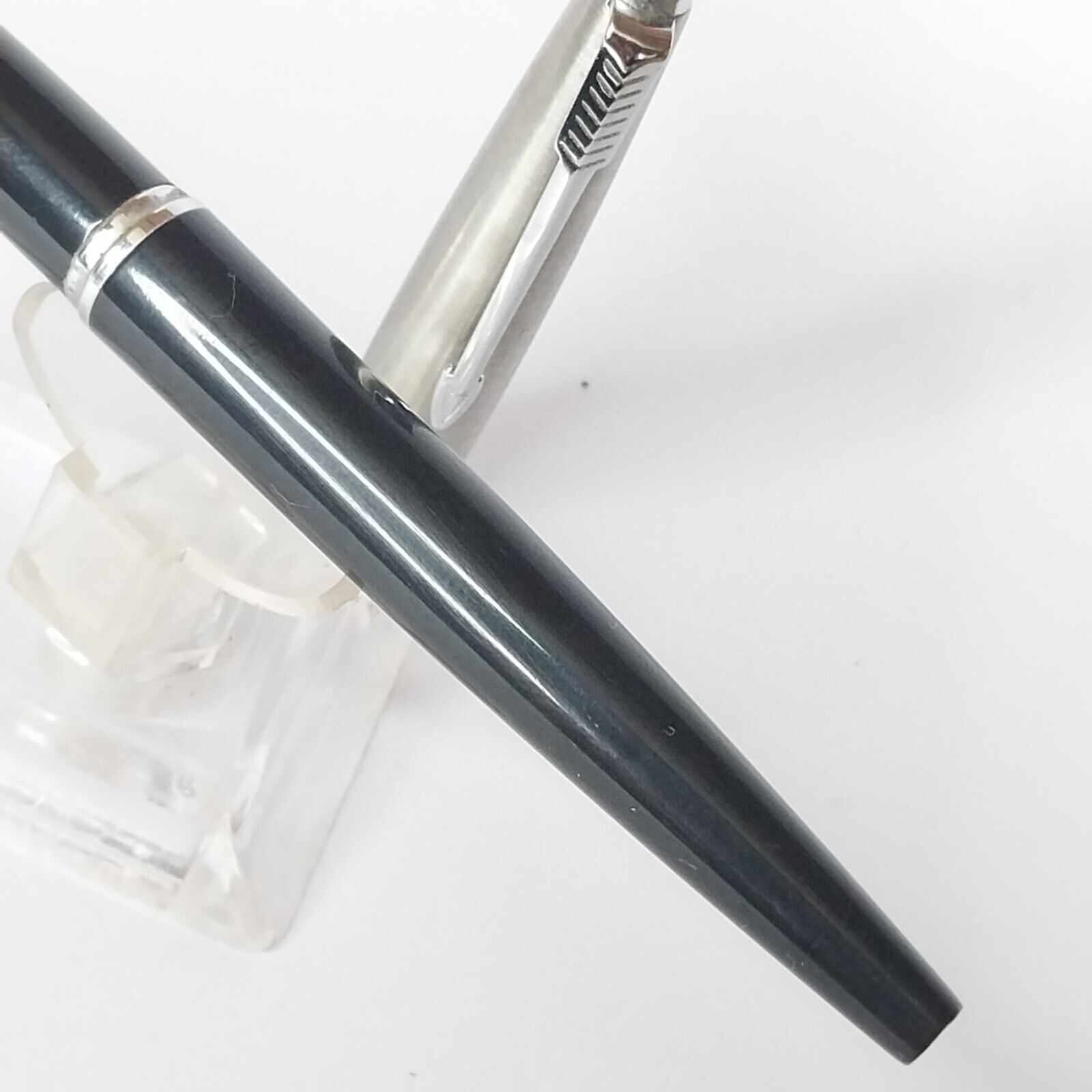 Vintage Parker 45 Fountain Pen ,USA , F Nib, Black Color , #11489 - Image 10