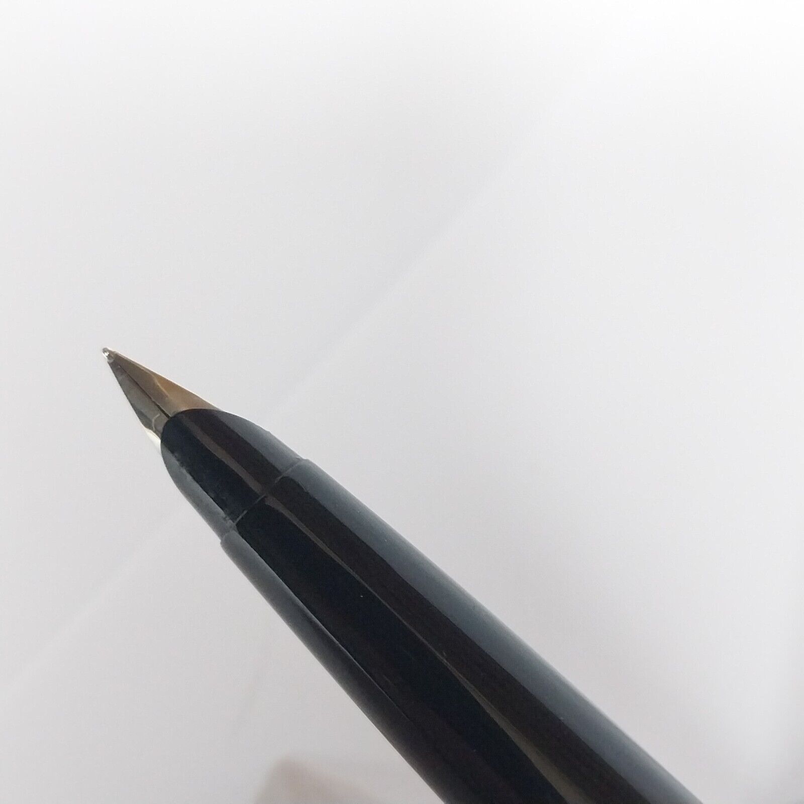 Vintage Parker 45 Fountain Pen ,USA , F Nib, Black Color , #11489 - Image 3