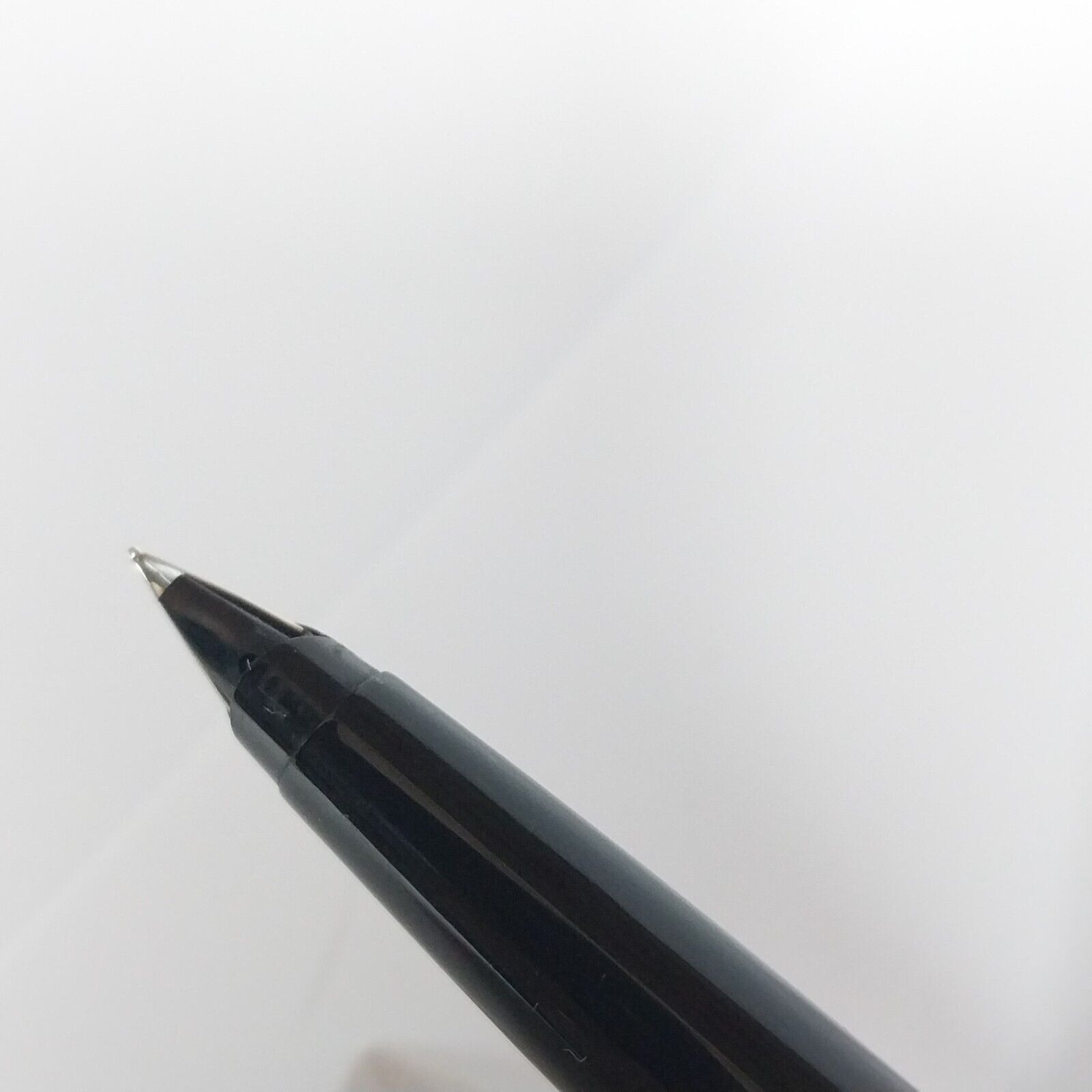 Vintage Parker 45 Fountain Pen ,USA , F Nib, Black Color , #11489 - Image 6