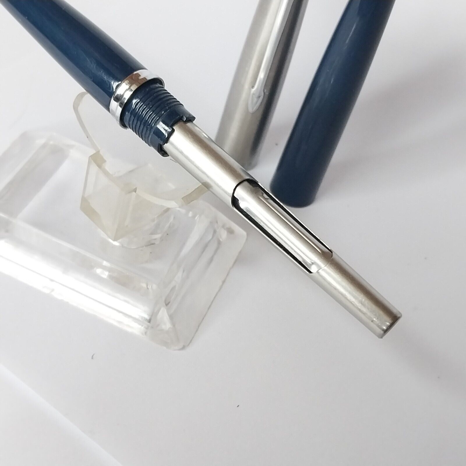 ⁦قلم حبر باركر 45 عتيق، الولايات المتحدة الأمريكية، رأس متوسط، لون أزرق داكن، رقم 11490⁩ - الصورة ⁦12⁩