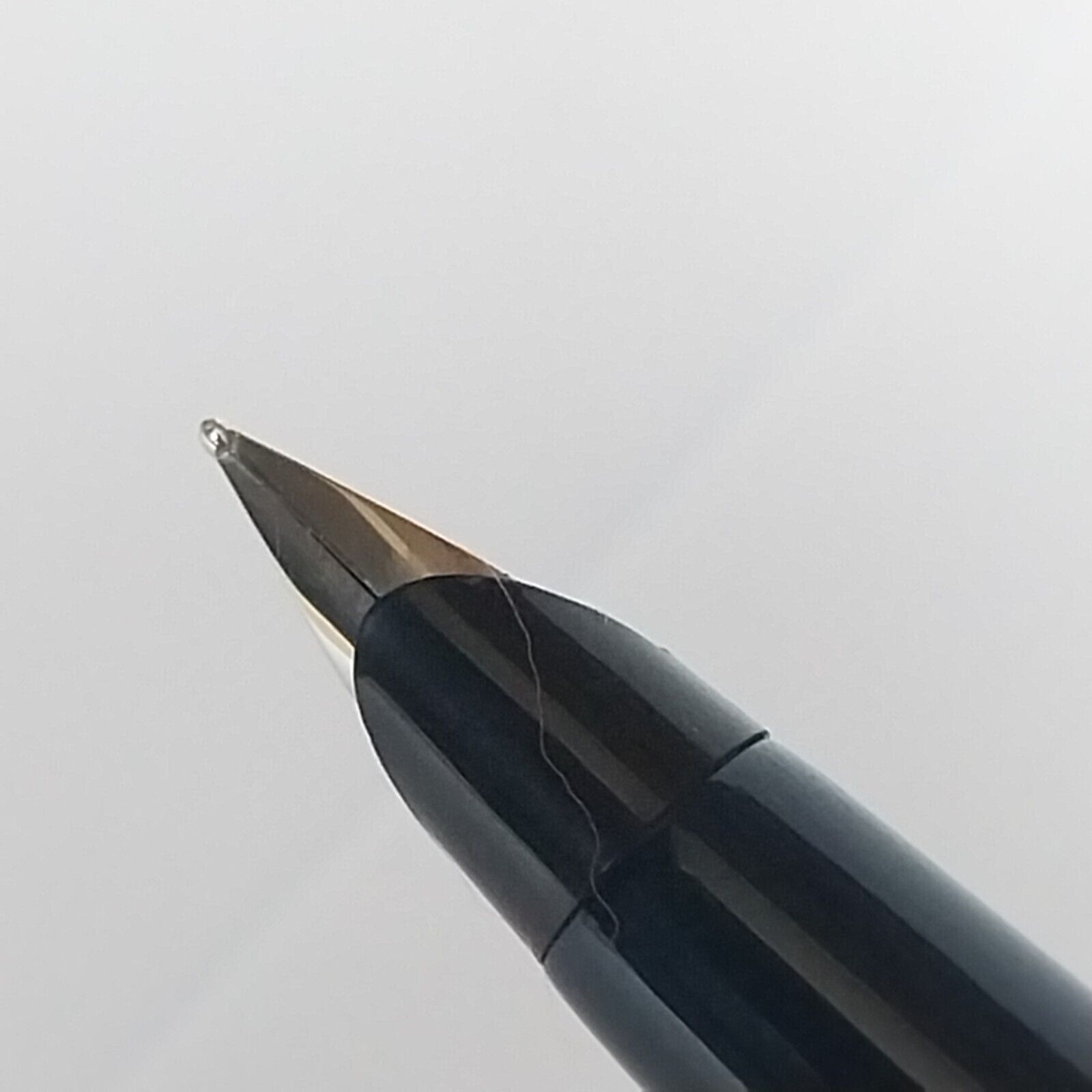 ⁦قلم حبر باركر 45 عتيق، الولايات المتحدة الأمريكية، رأس متوسط، لون أزرق داكن، رقم 11490⁩ - الصورة ⁦3⁩