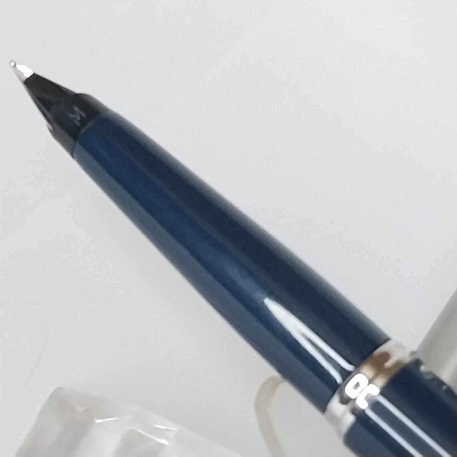 ⁦قلم حبر باركر 45 عتيق، الولايات المتحدة الأمريكية، رأس متوسط، لون أزرق داكن، رقم 11490⁩ - الصورة ⁦9⁩