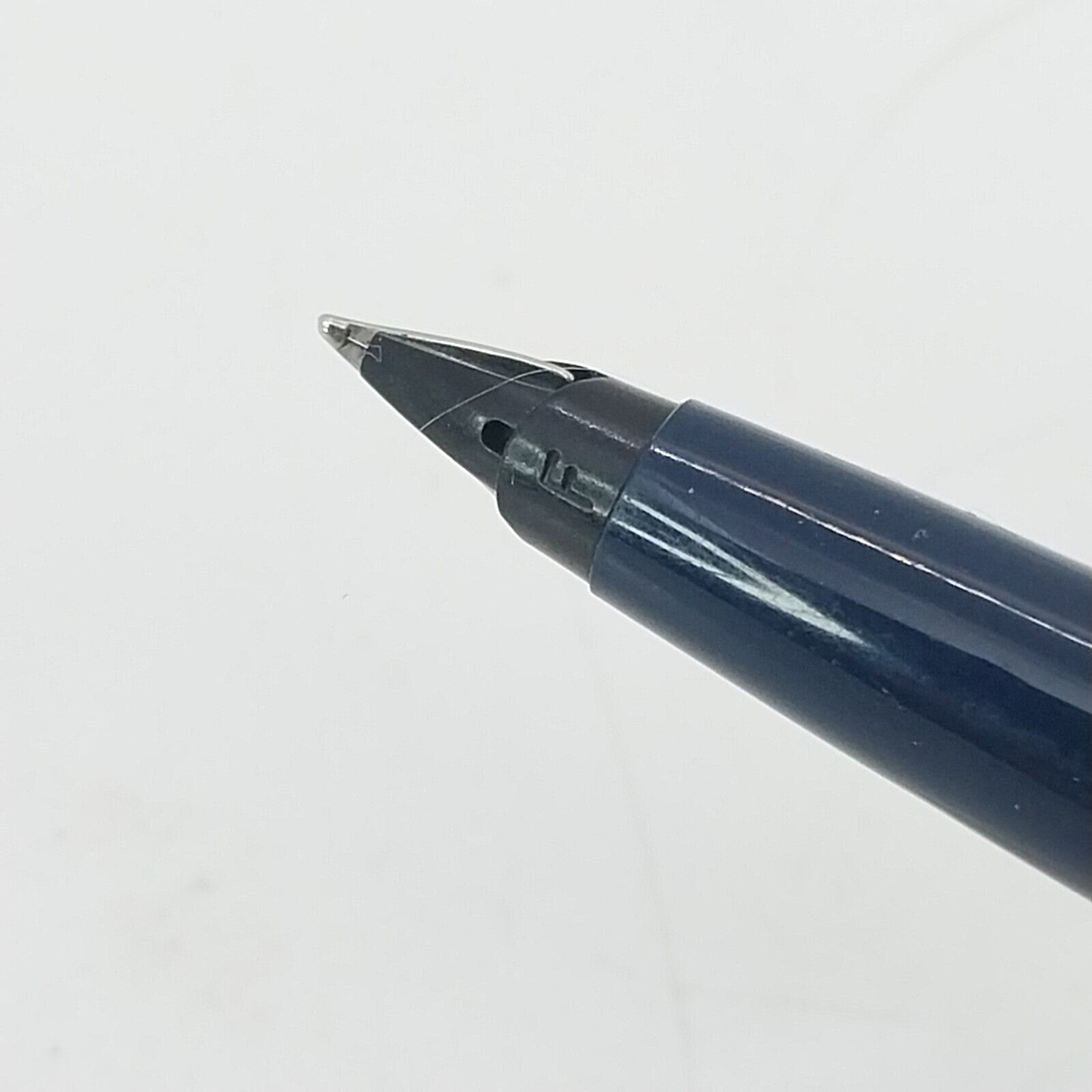 ⁦قلم حبر باركر 45 عتيق، الولايات المتحدة الأمريكية، رأس متوسط، لون أزرق داكن، رقم 11491⁩ - الصورة ⁦8⁩