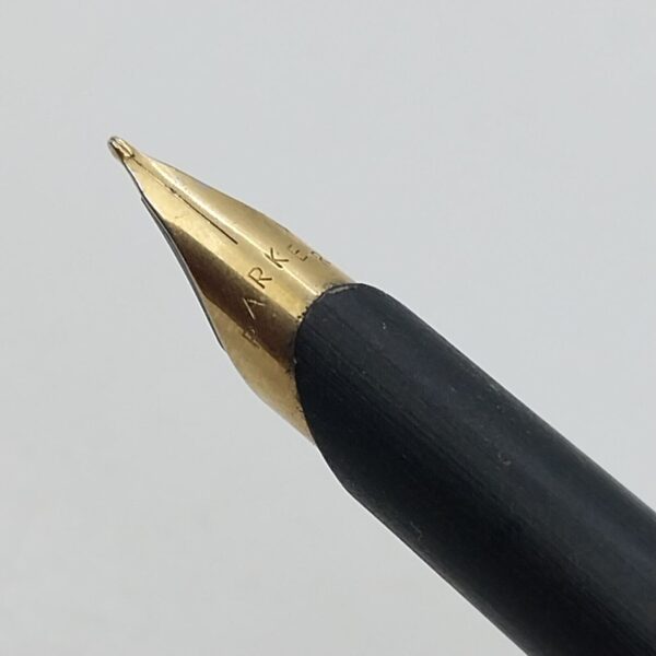 Vintage Parker Arrow Fountain Pen, IC=1984 England Chrome & Golden #11555 - Image 4