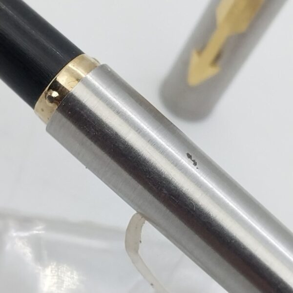 Vintage Parker Arrow Fountain Pen, IC=1984 England Chrome & Golden #11555 - Image 7