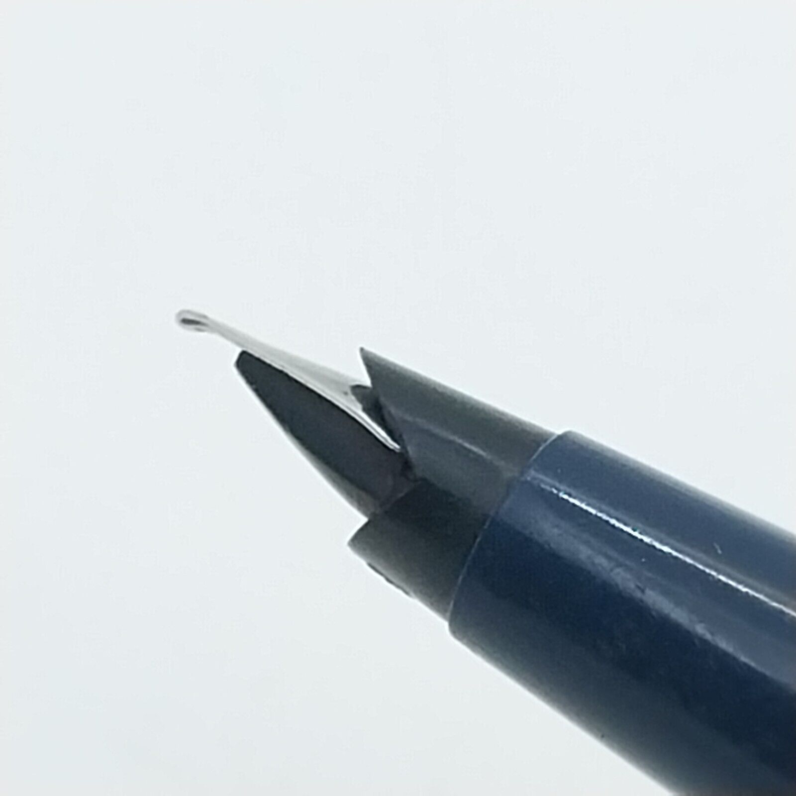 ⁦قلم حبر باركر 45 النادر، بحالة ممتازة، رأس متوسط، لون كحلي، الولايات المتحدة الأمريكية رقم 11531⁩ - الصورة ⁦4⁩