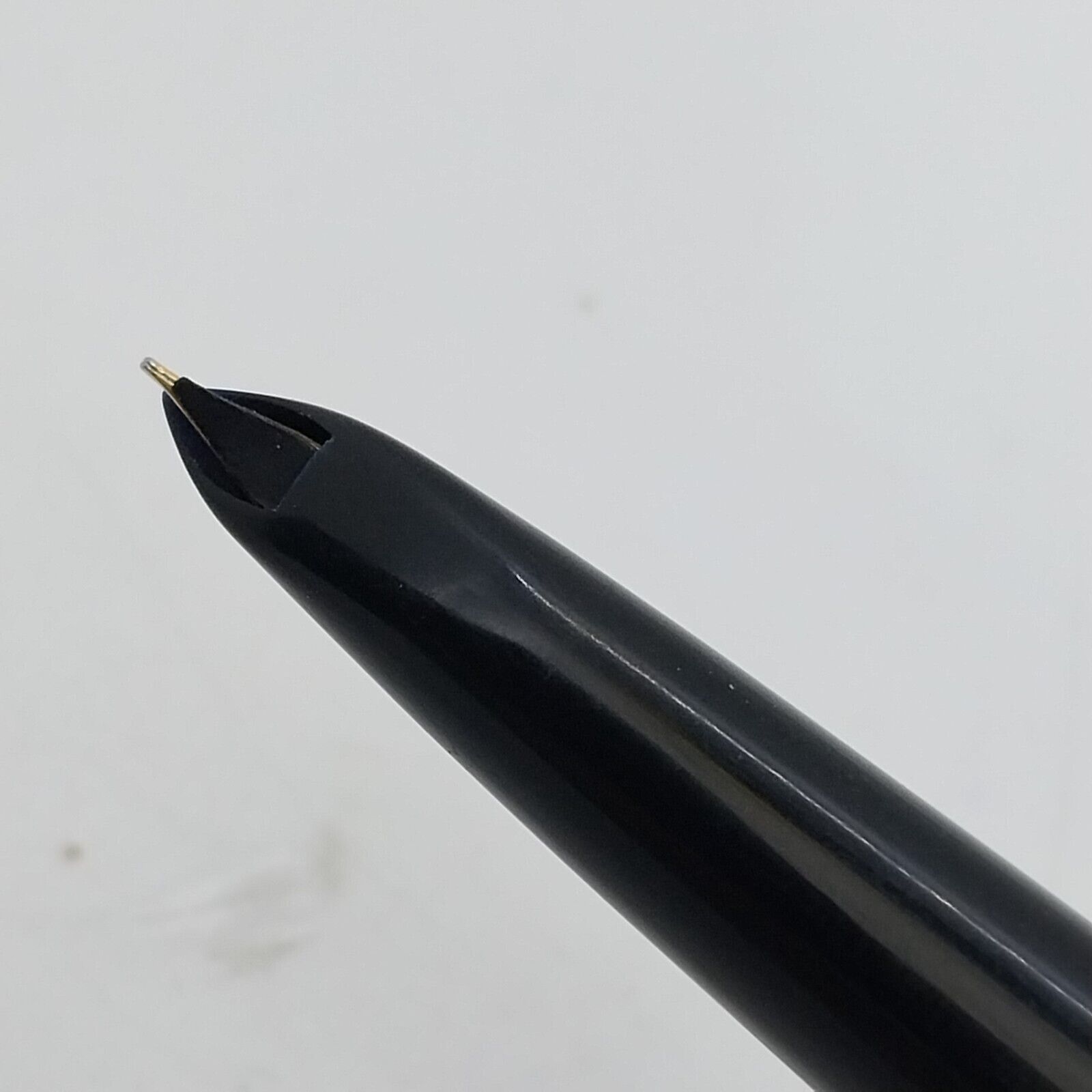 Vintage Rare Lily 715 Foutain Pen, Black color, Never Inked, China #11560