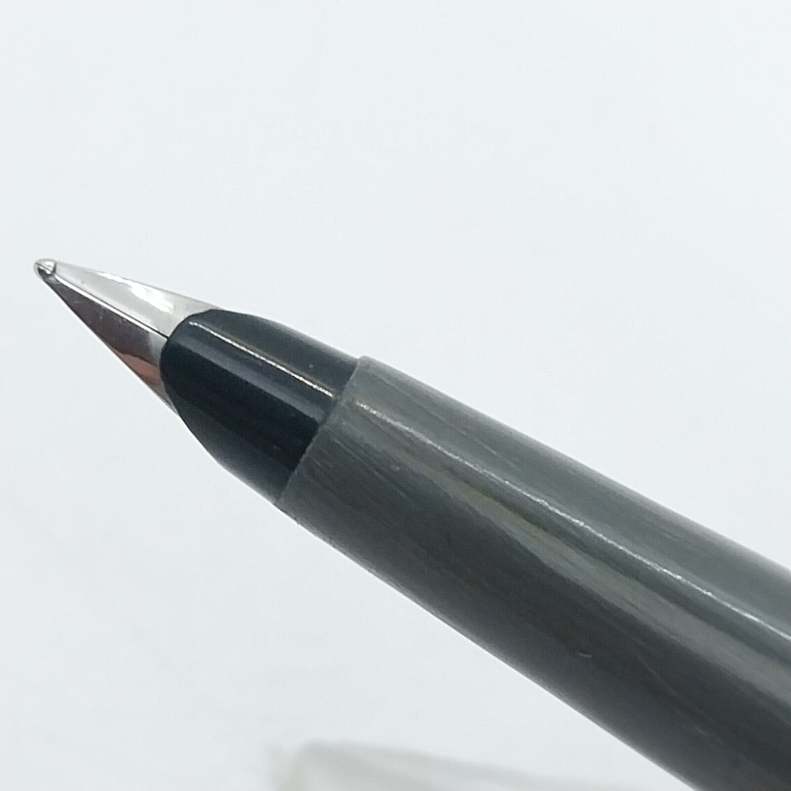 Vintage Rare Mint Parker 45 Fountain Pen, F Nib ,Grey color, USA #11530 - Image 3