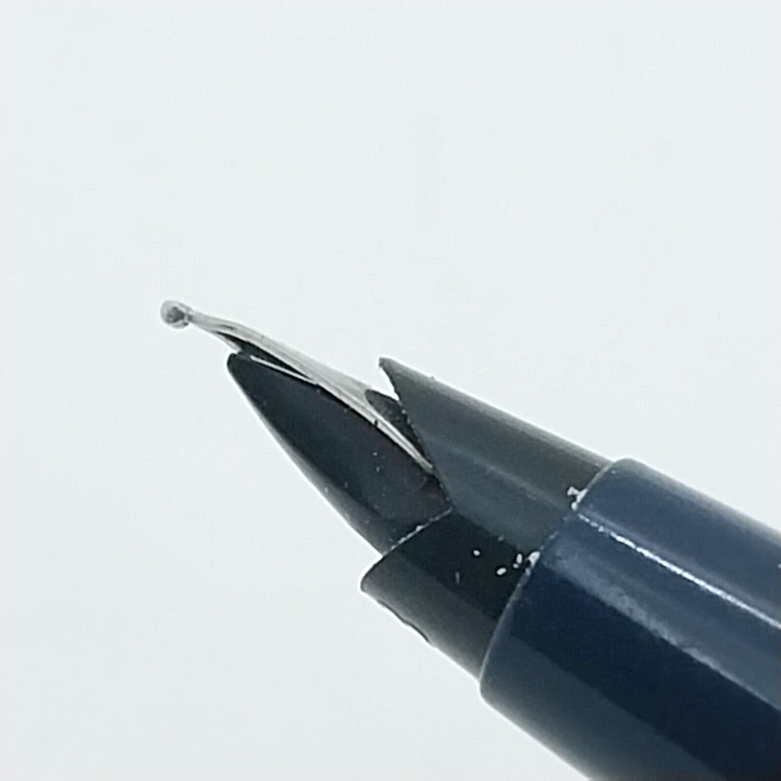 ⁦قلم حبر باركر 45 النادر، رأس مكسور، لون أزرق داكن، الولايات المتحدة الأمريكية رقم 11532⁩ - الصورة ⁦4⁩