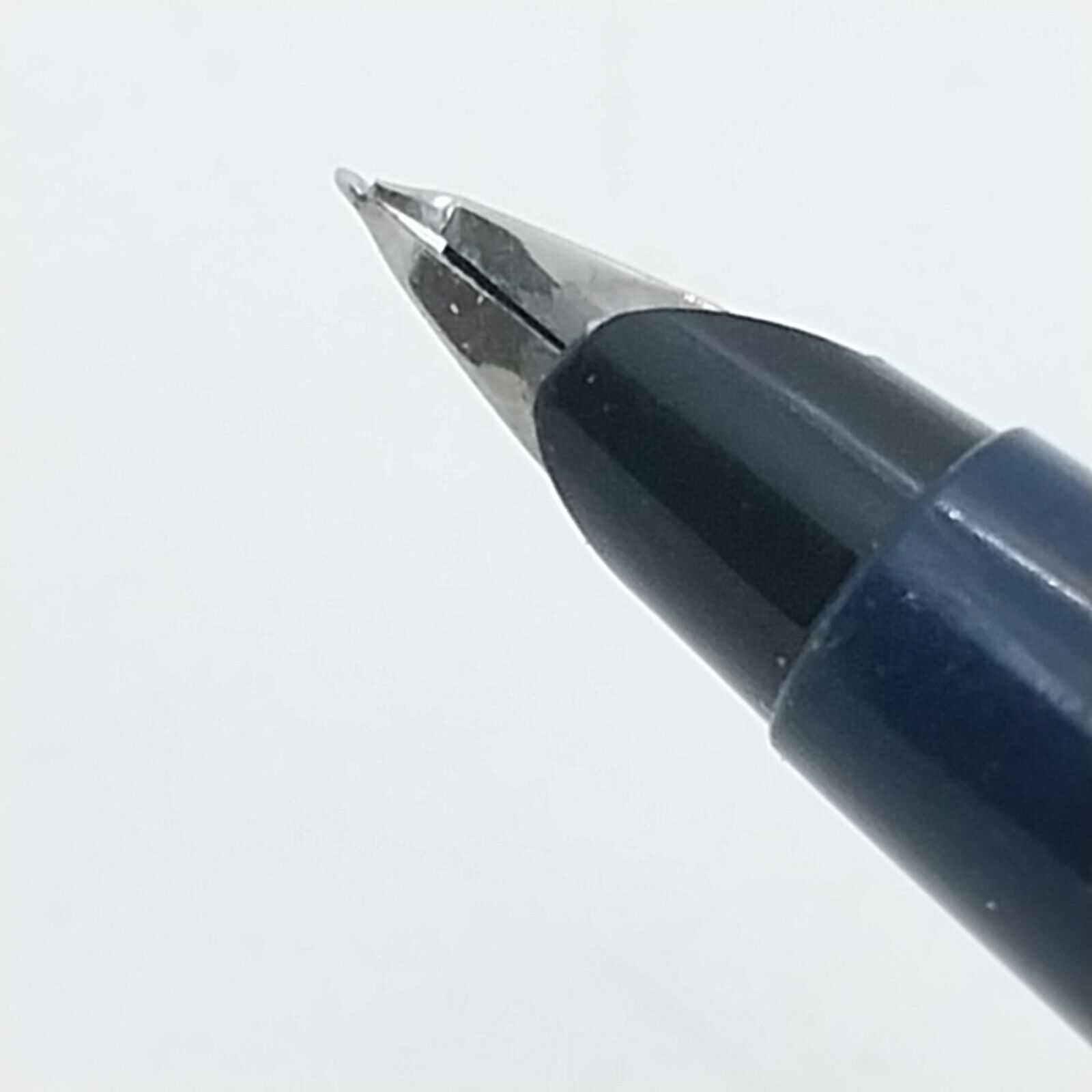 ⁦قلم حبر باركر 45 النادر، رأس مكسور، لون أزرق داكن، الولايات المتحدة الأمريكية رقم 11532⁩ - الصورة ⁦7⁩