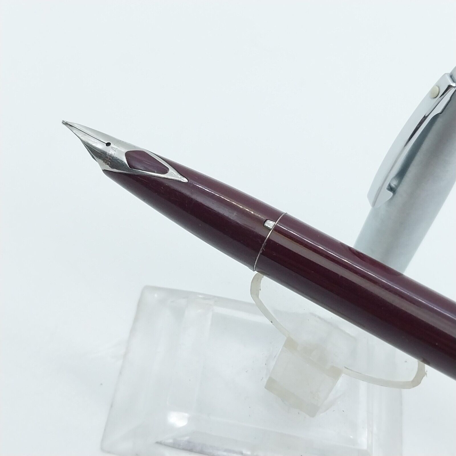 ⁦قلم حبر جاف عتيق من Sheaffer Imperial بلون عنابي، رأس F، الولايات المتحدة الأمريكية رقم 11543⁩ - الصورة ⁦3⁩