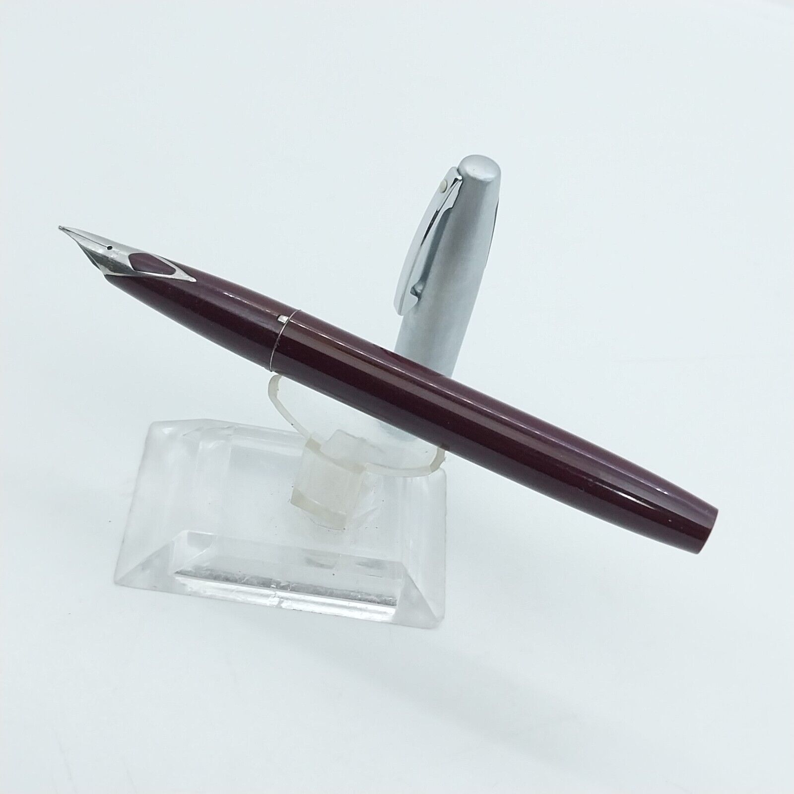 قلم حبر جاف عتيق من Sheaffer Imperial بلون عنابي، رأس F، الولايات المتحدة الأمريكية رقم 11543