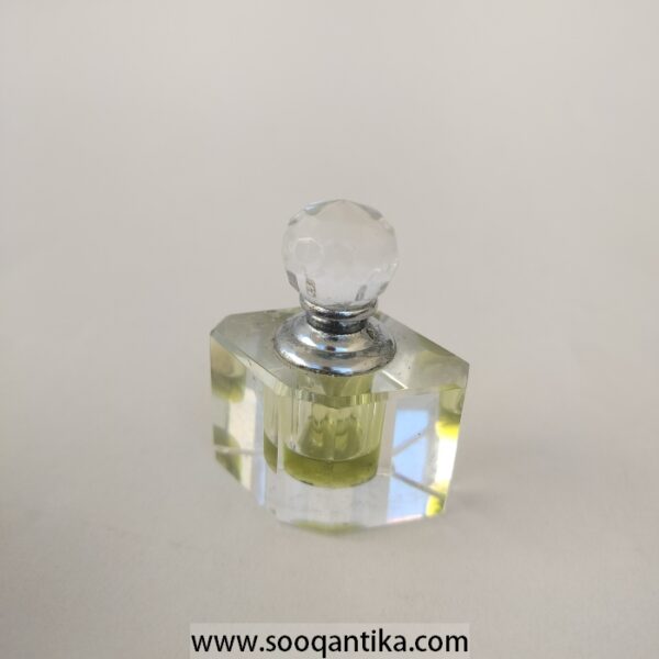 زجاجة عطر كريستال قديمة جداً