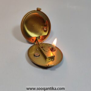 ولاعه على شكل علبه بودرة تعمل بالوقود السائل